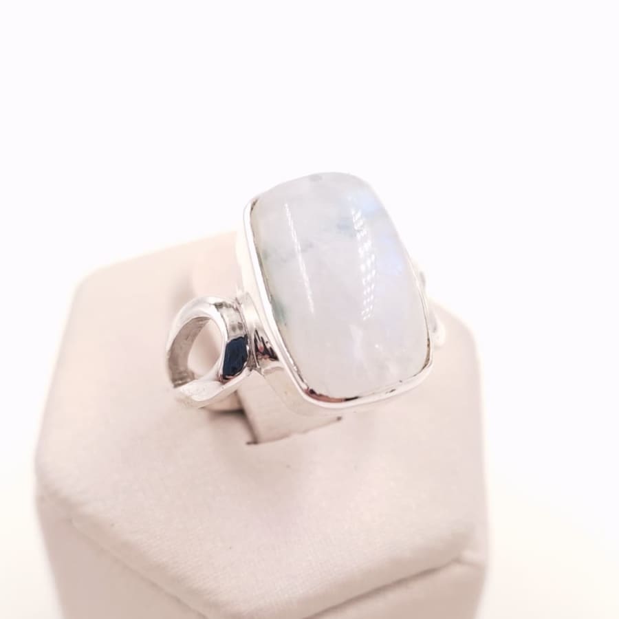 ANILLO CON PIEDRA LUNA