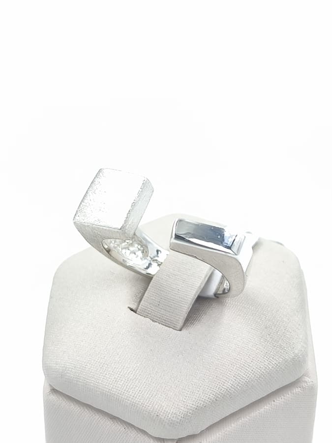 ANILLO DISEÑO SATINADO Y LISO