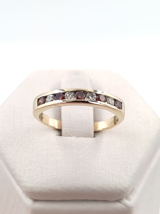 ANILLO MEDIO SIN FIN DE ORO CON TOPACIOS CAFÉ Y DIAMANTES