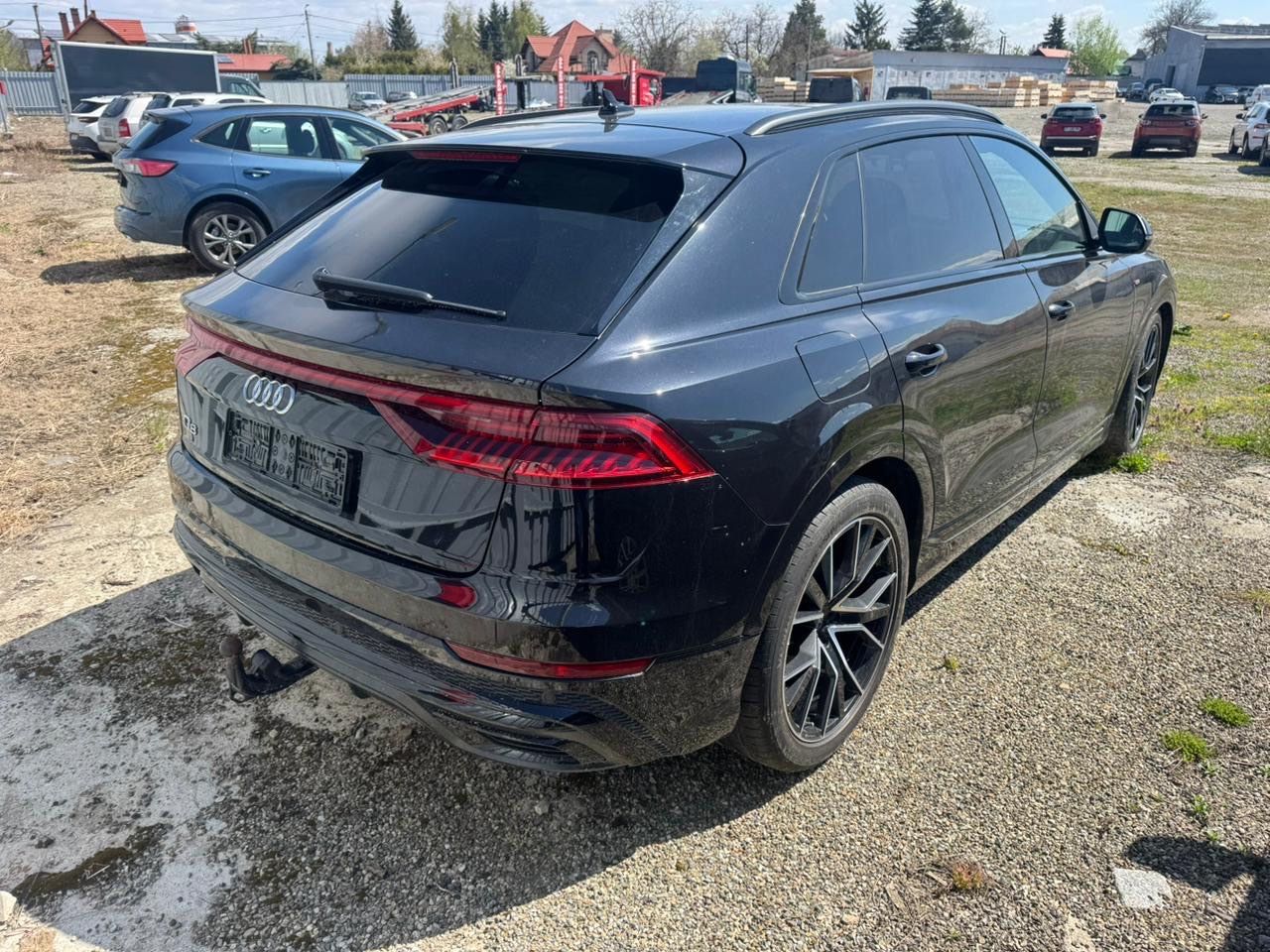 AUDI Q8 S-LINE thumbnail 3