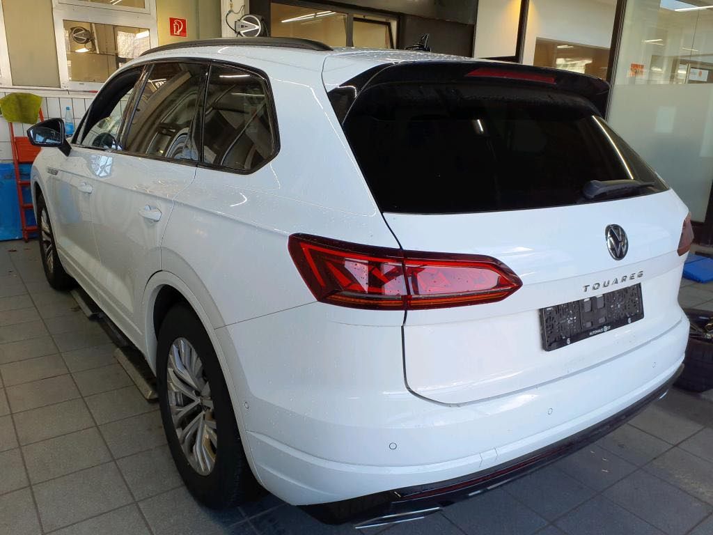 VOLKSWAGEN TOUAREG R-LINE thumbnail 2