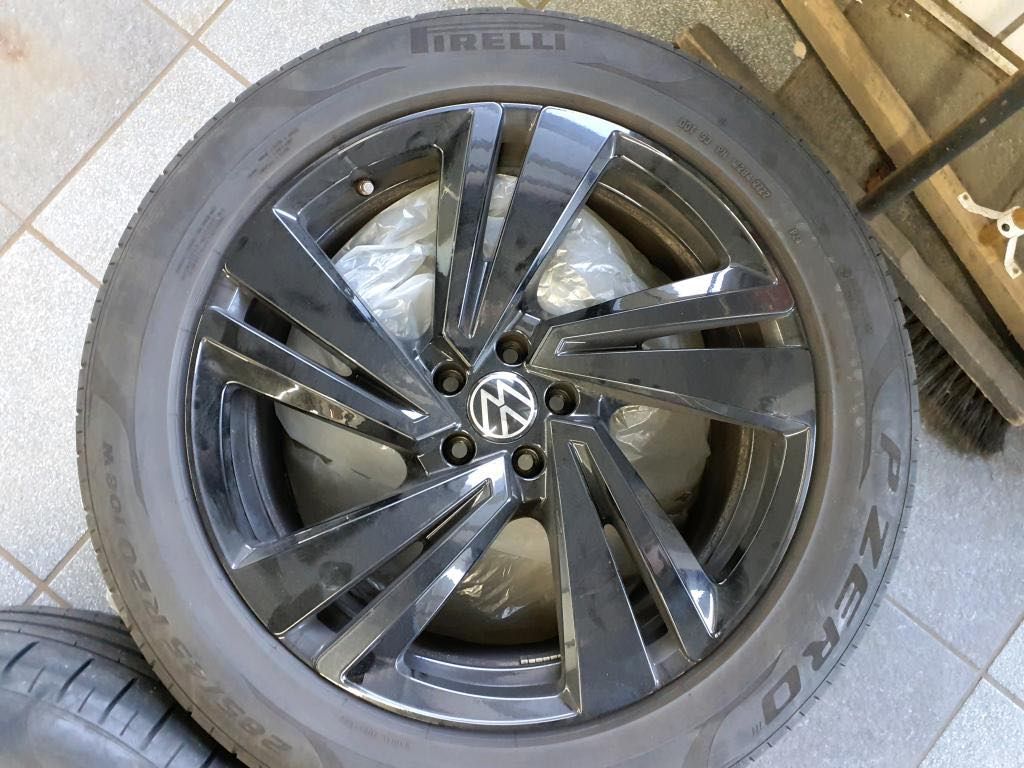 VOLKSWAGEN TOUAREG R-LINE thumbnail 4