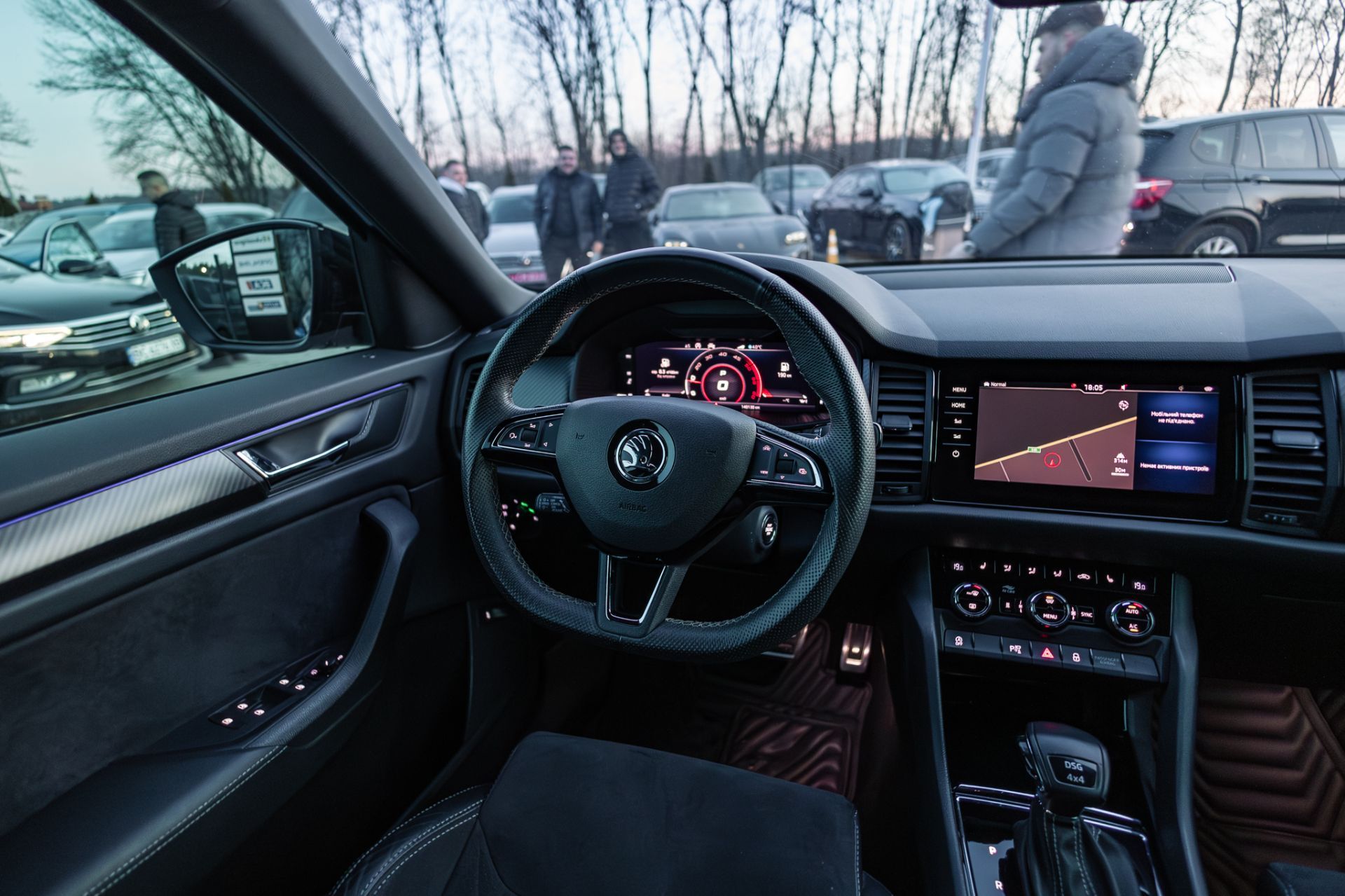 SKODA KODIAQ thumbnail 8