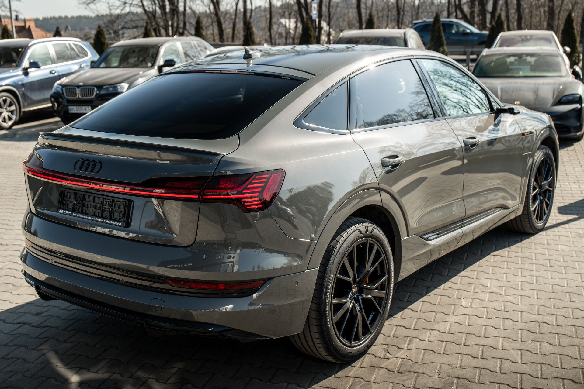 AUDI E-TRON SPORTBACK thumbnail 4