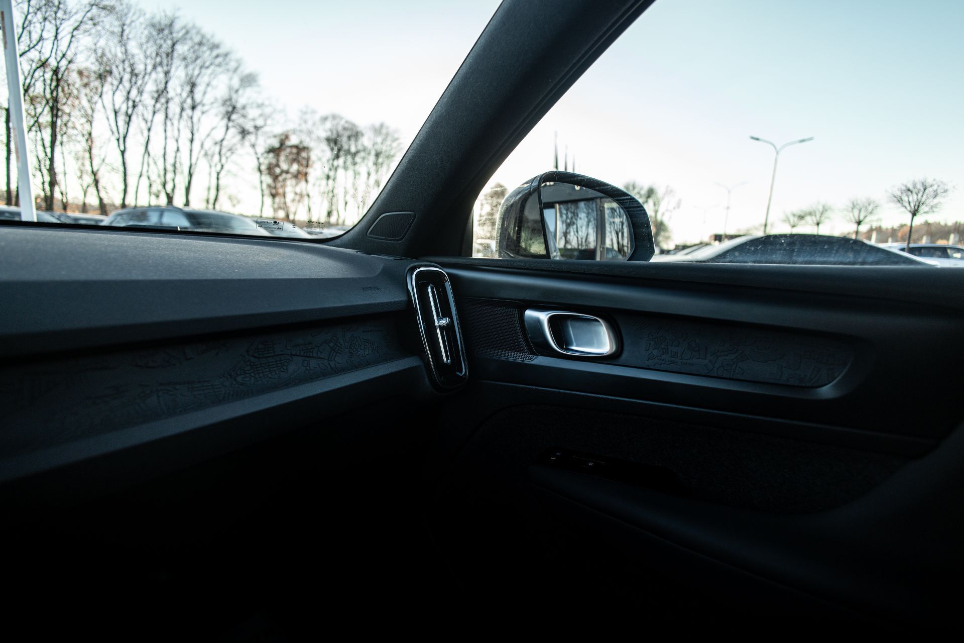 VOLVO XC40 thumbnail 13