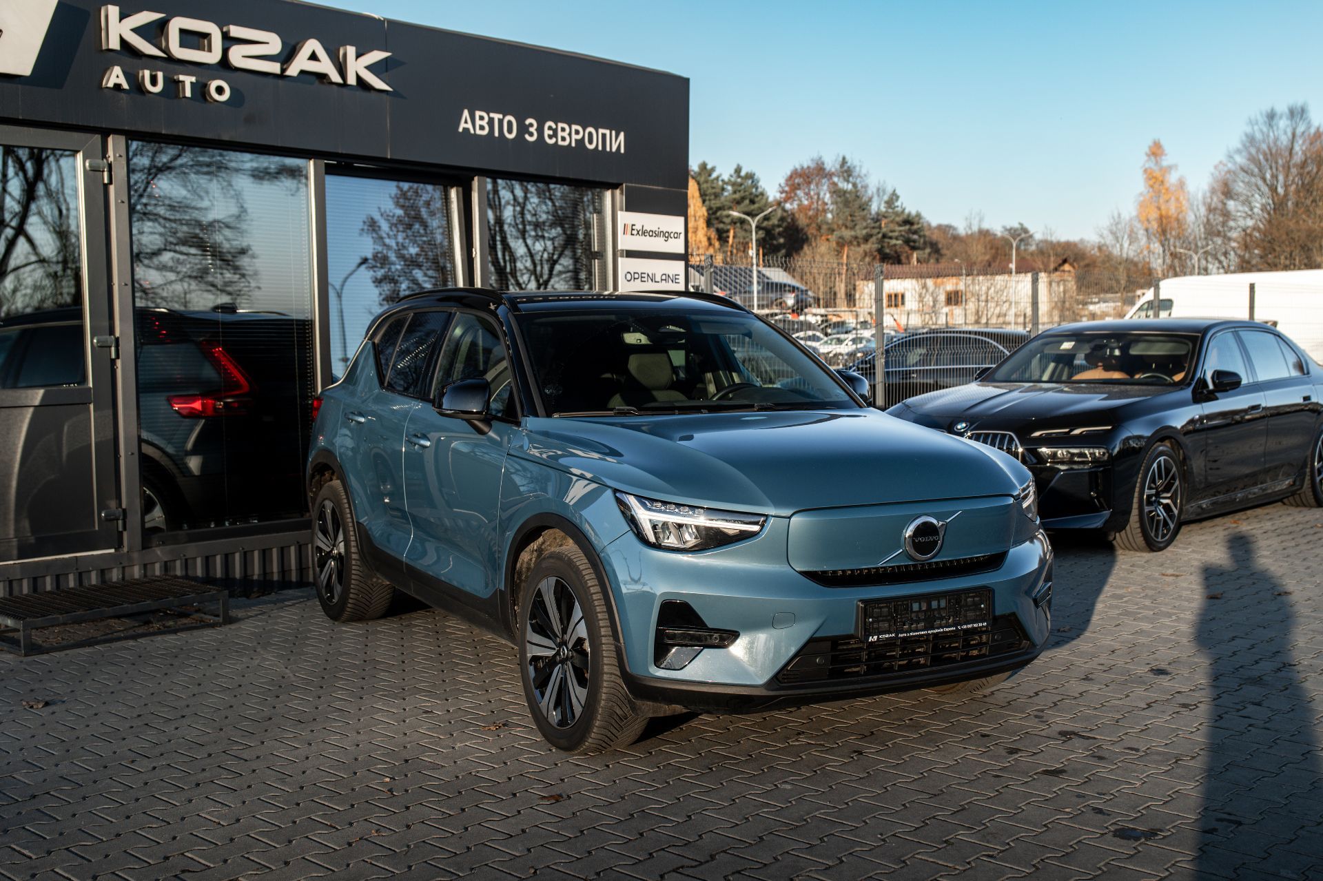 VOLVO XC40 thumbnail 3