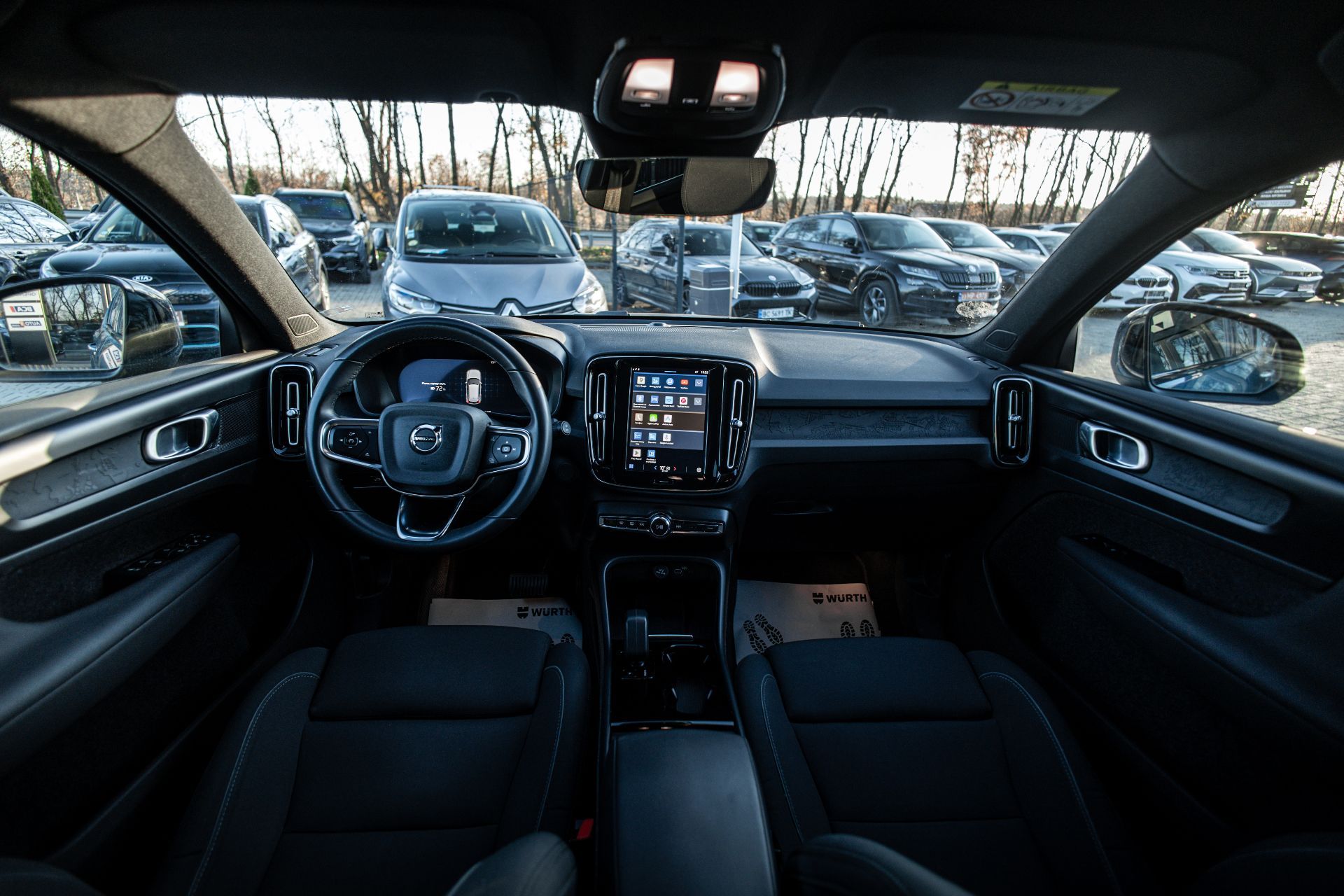 VOLVO XC40 thumbnail 8