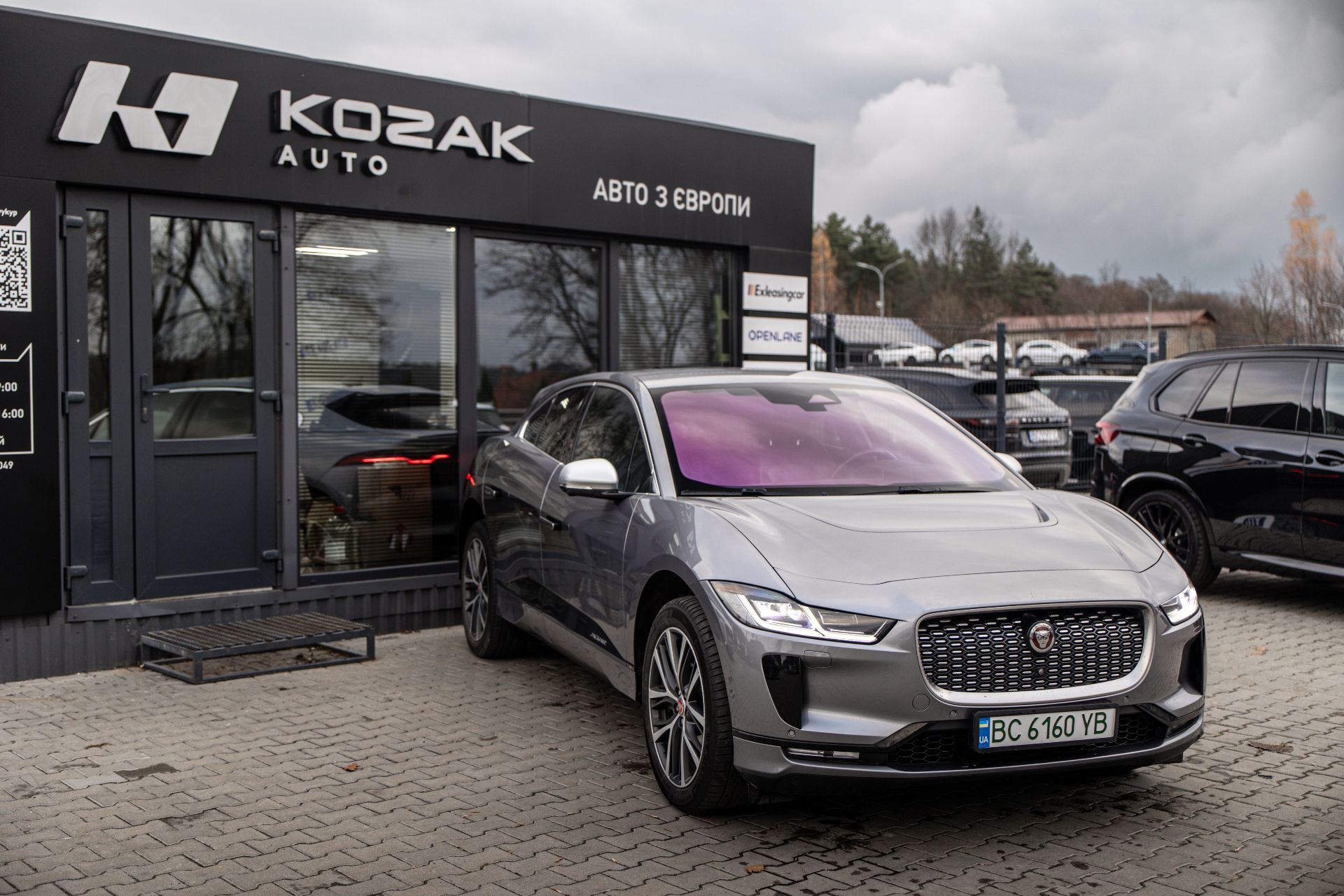 JAGUAR I-PACE thumbnail 3