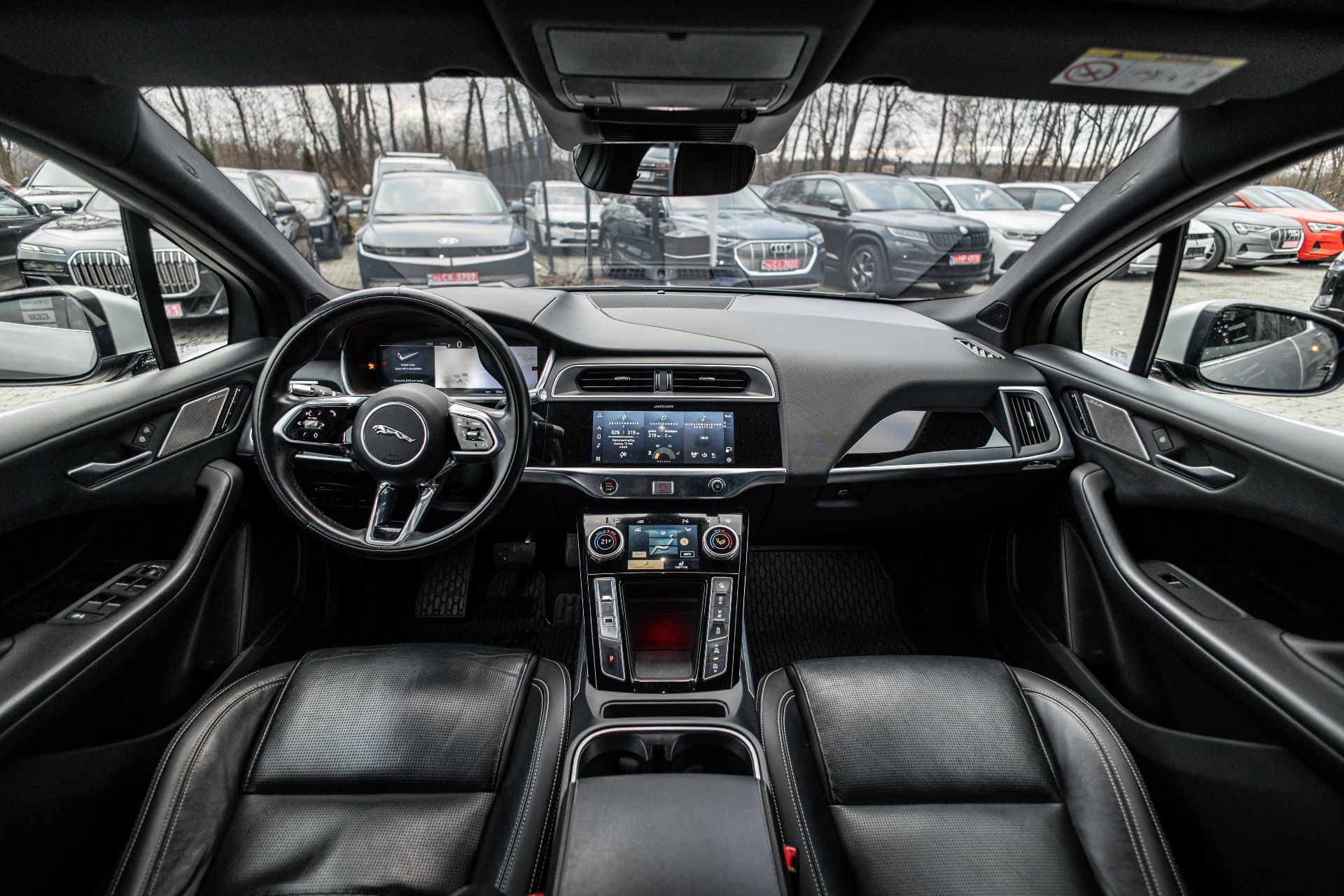 JAGUAR I-PACE thumbnail 6