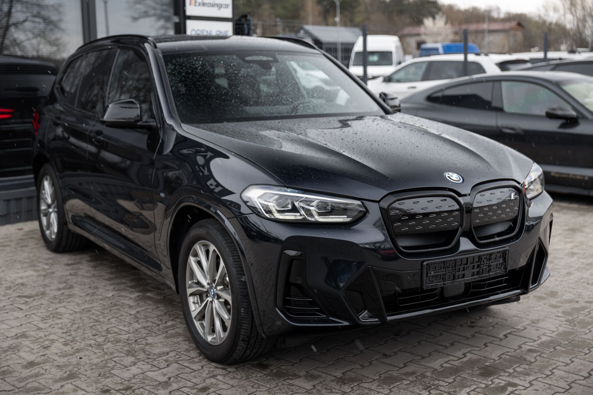 BMW iX3 thumbnail 3