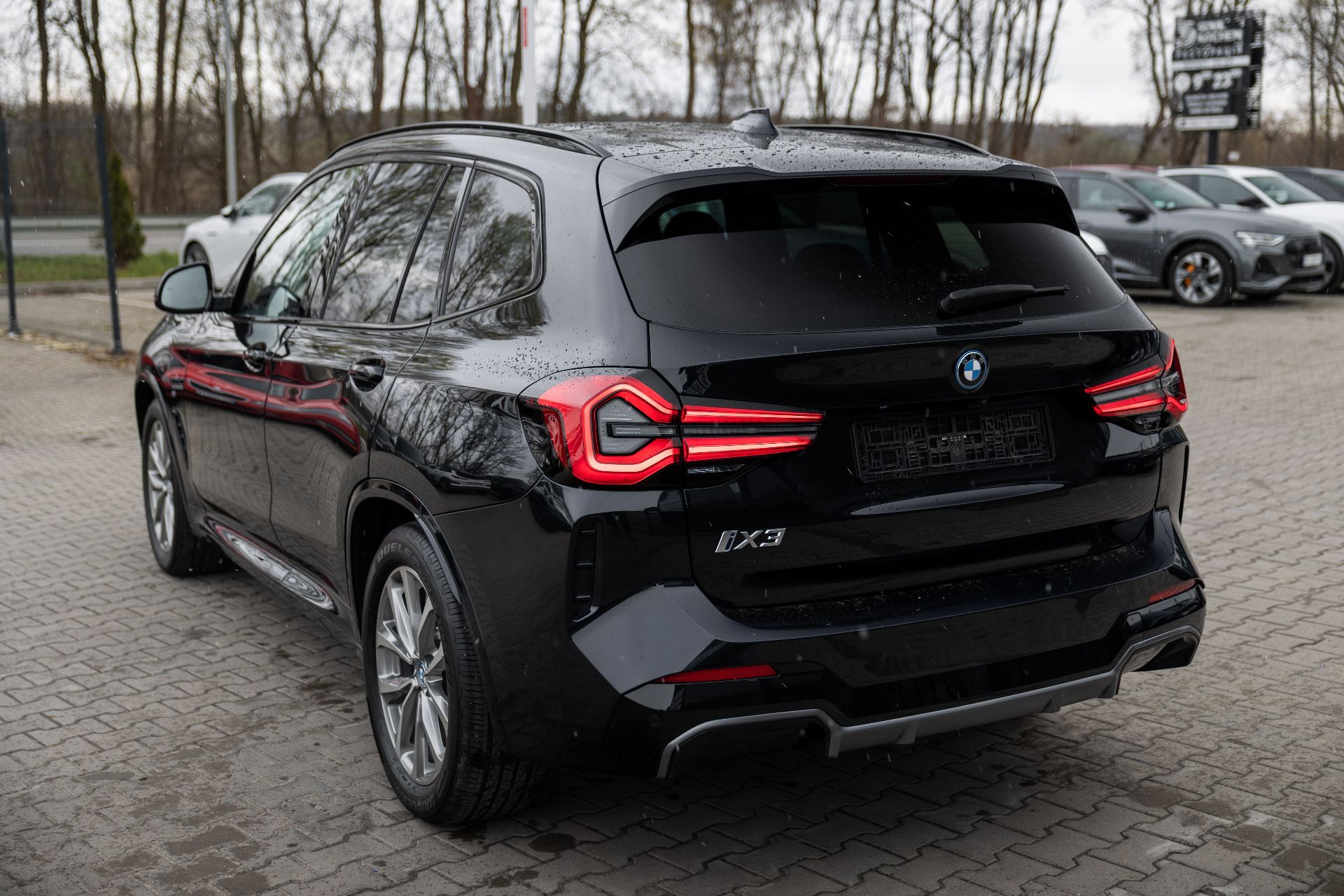 BMW iX3 thumbnail 19