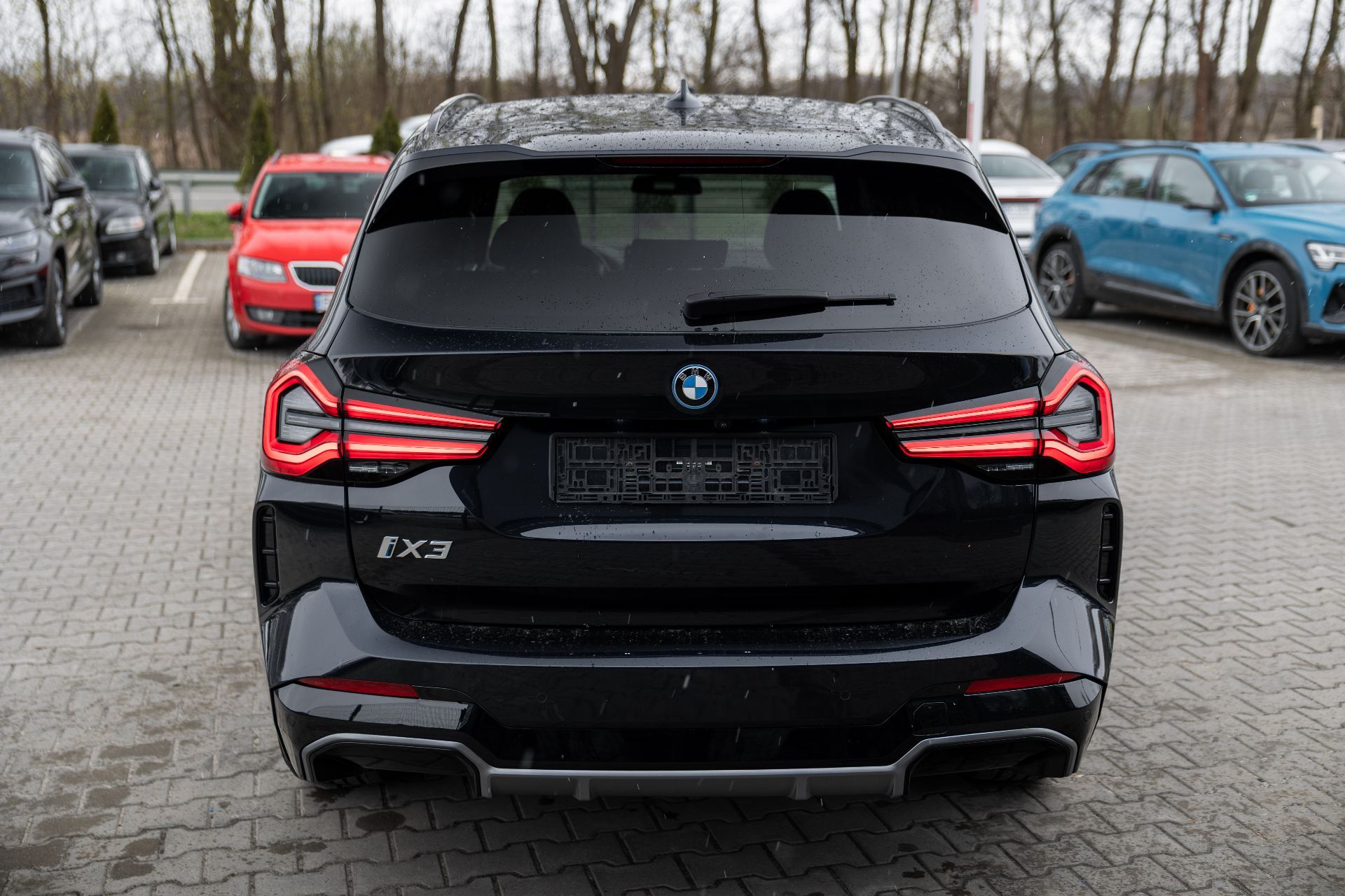 BMW iX3 thumbnail 18