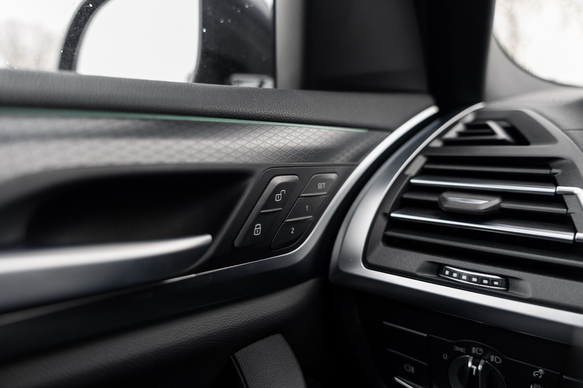 BMW iX3 thumbnail 10