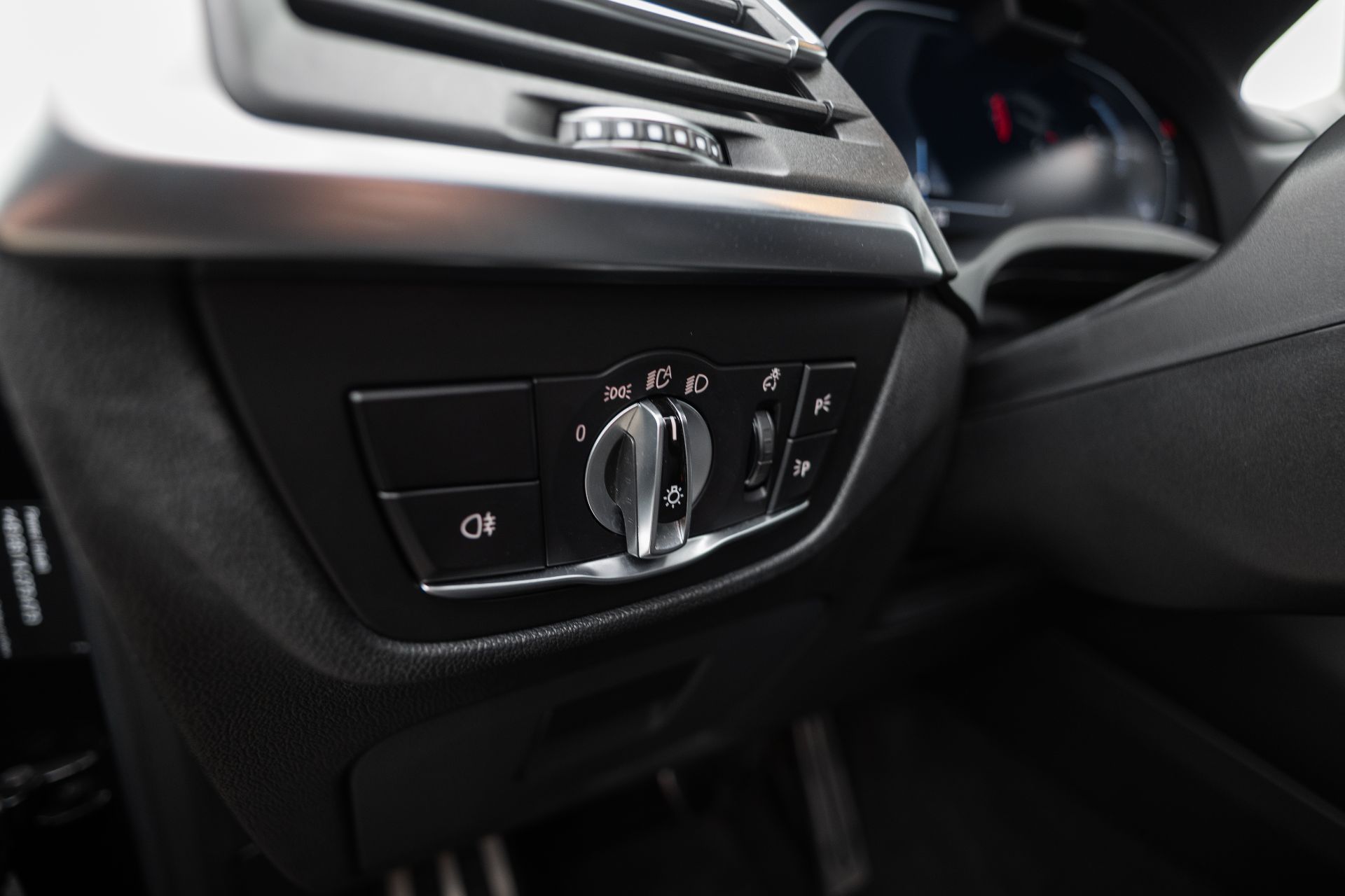 BMW iX3 thumbnail 7