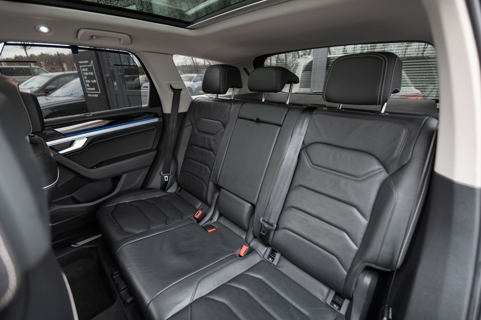 VOLKSWAGEN TOUAREG thumbnail 14