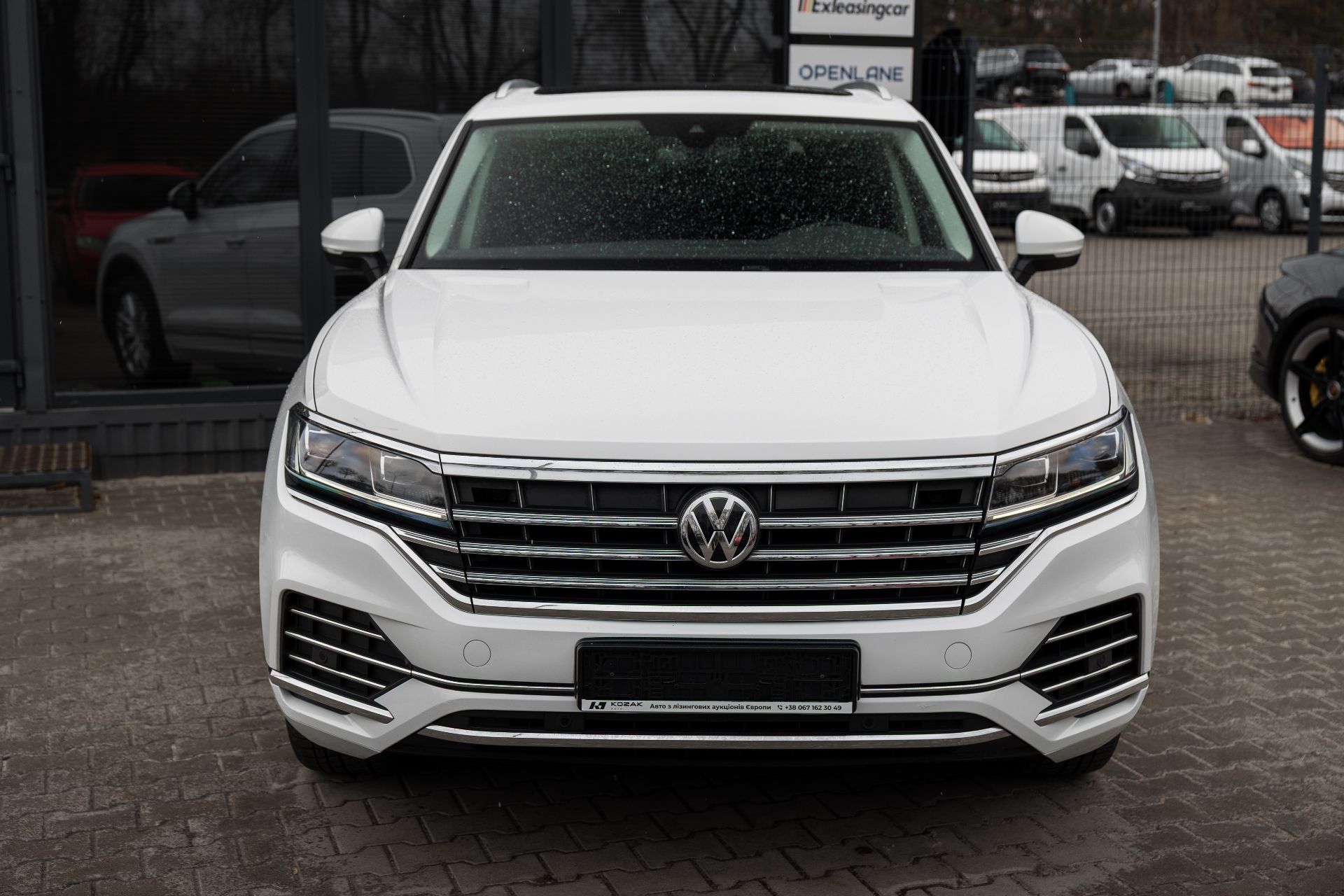 VOLKSWAGEN TOUAREG thumbnail 2
