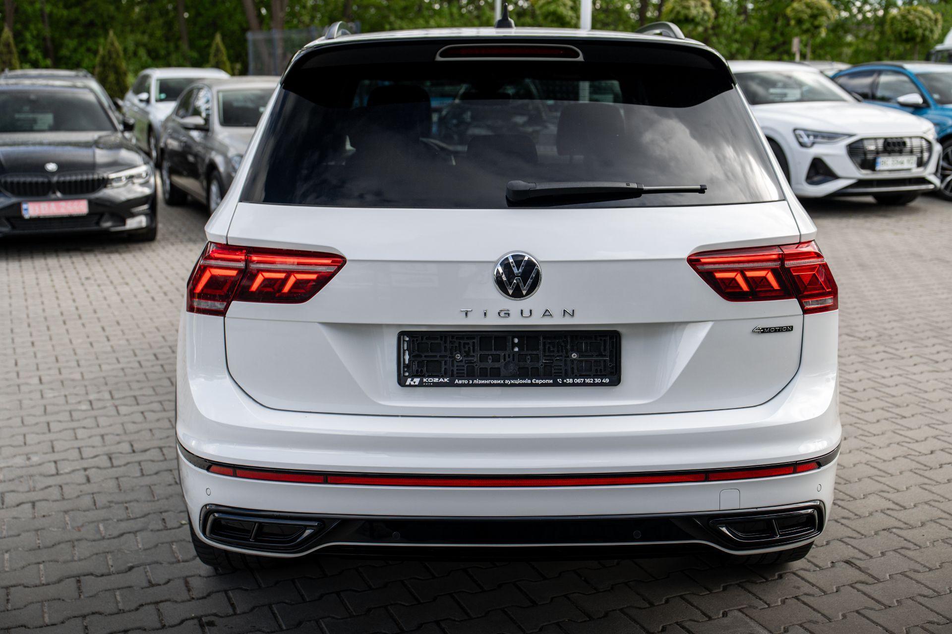 VOLKSAGEN TIGUAN R-LINE thumbnail 5