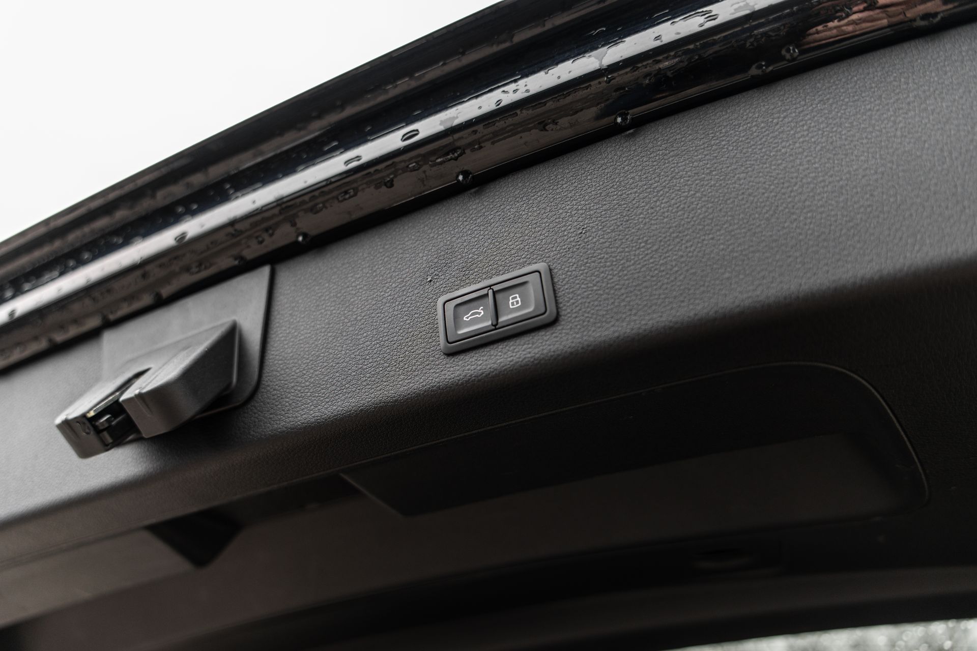 AUDI E-TRON thumbnail 22
