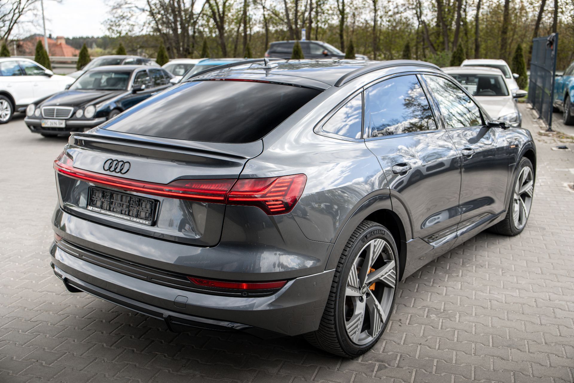 AUDI E-TRON SPORTBACK thumbnail 4