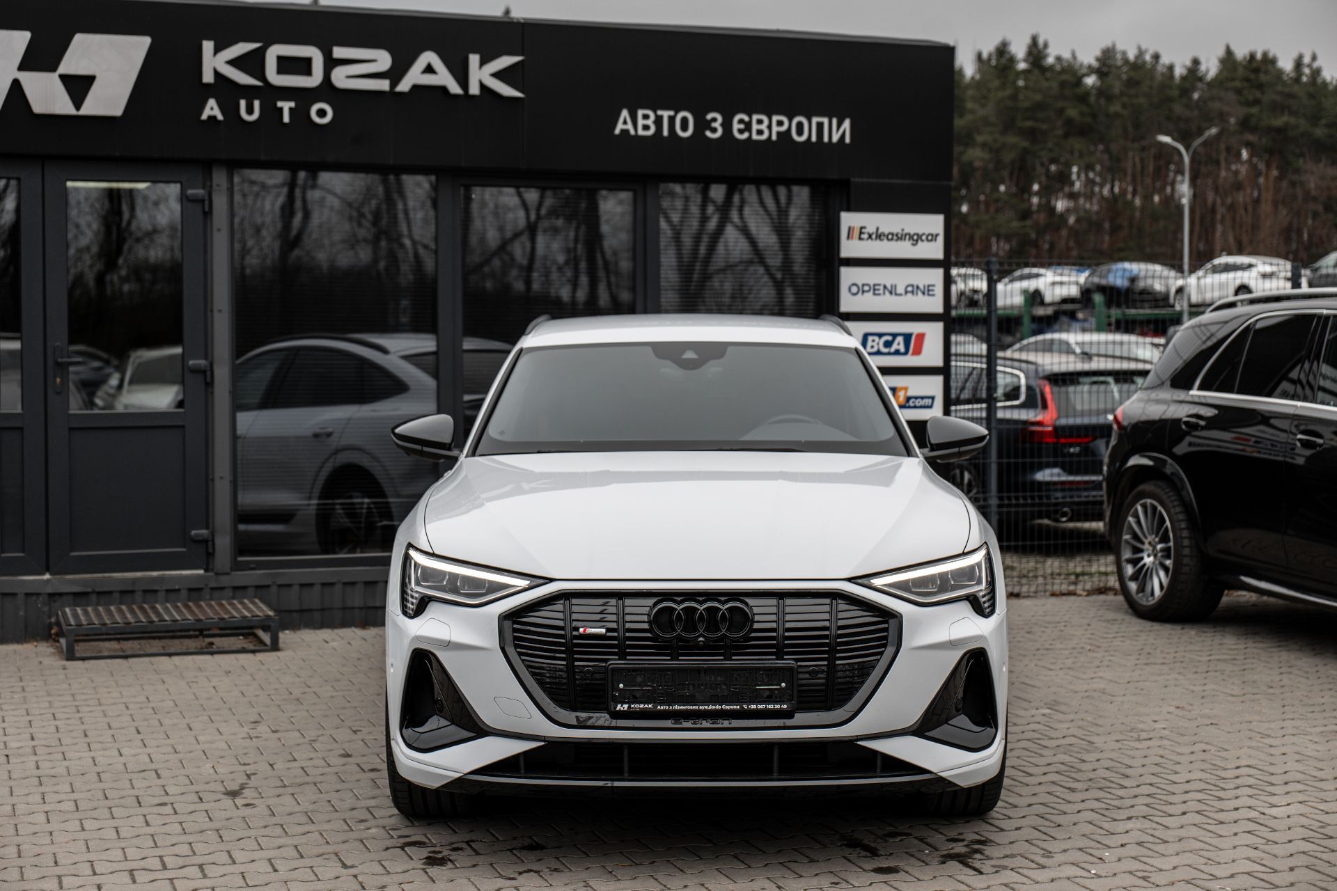 AUDI E-TRON SPORTBACK thumbnail 2