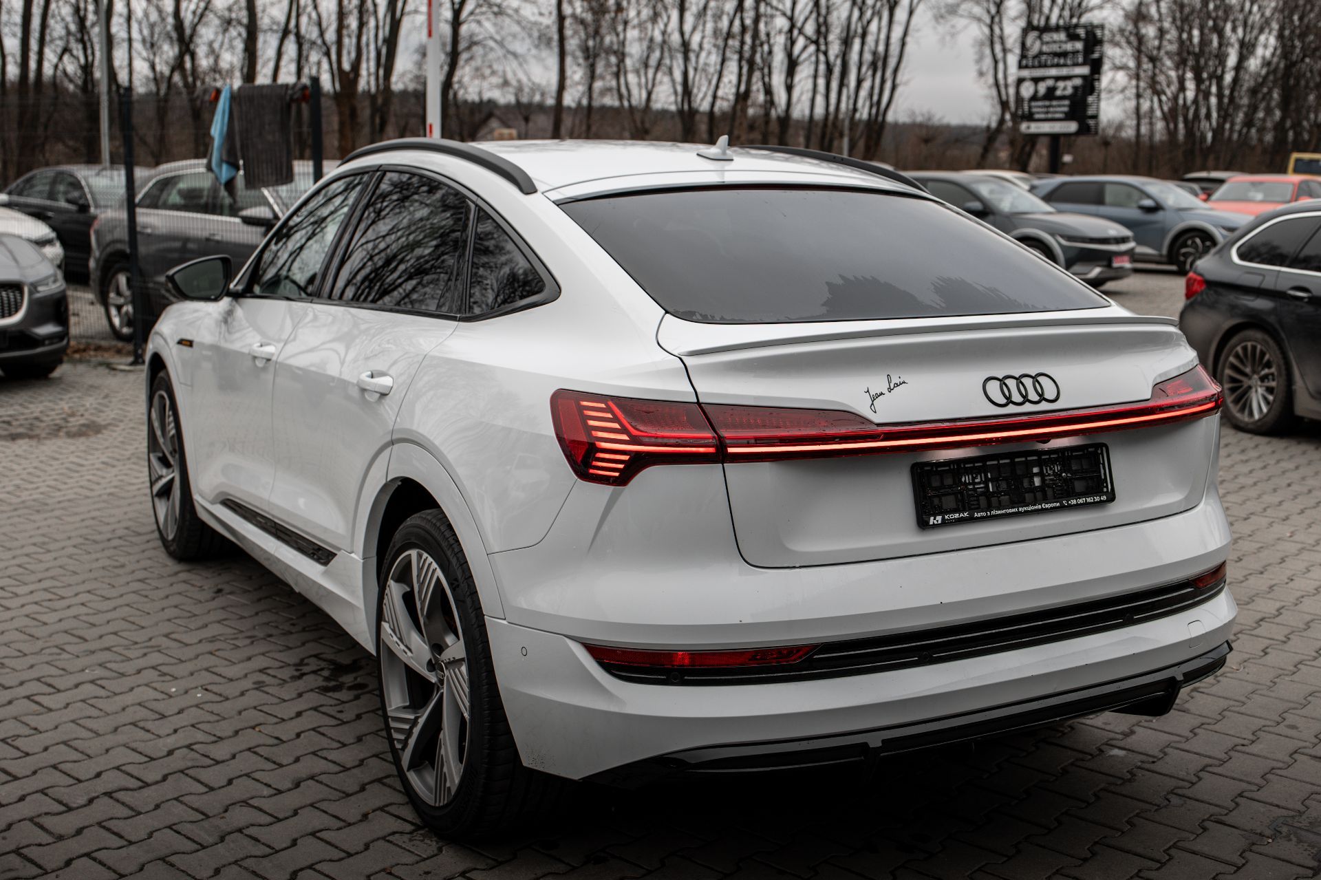 AUDI E-TRON SPORTBACK thumbnail 6
