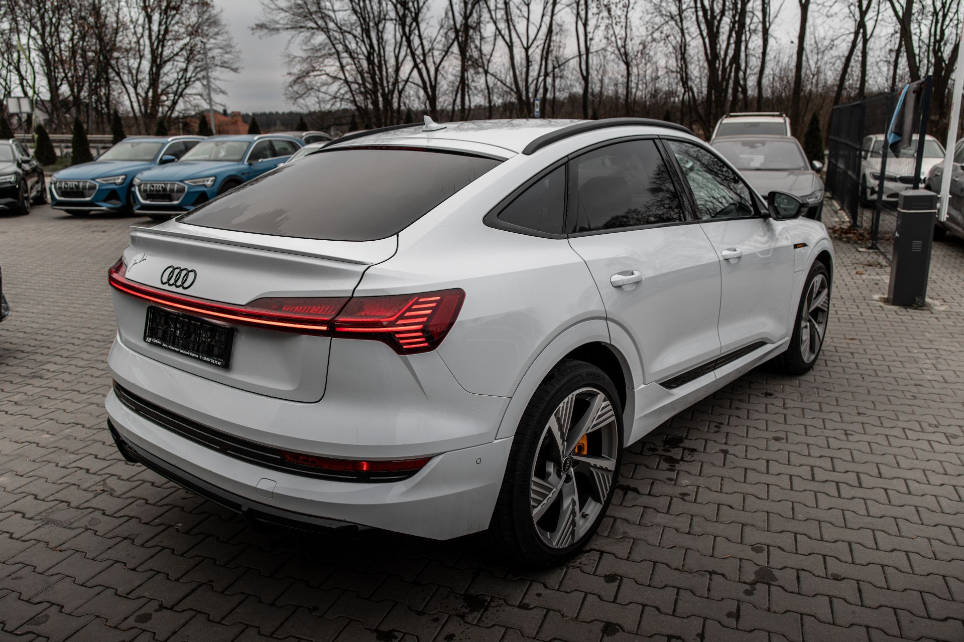 AUDI E-TRON SPORTBACK thumbnail 4