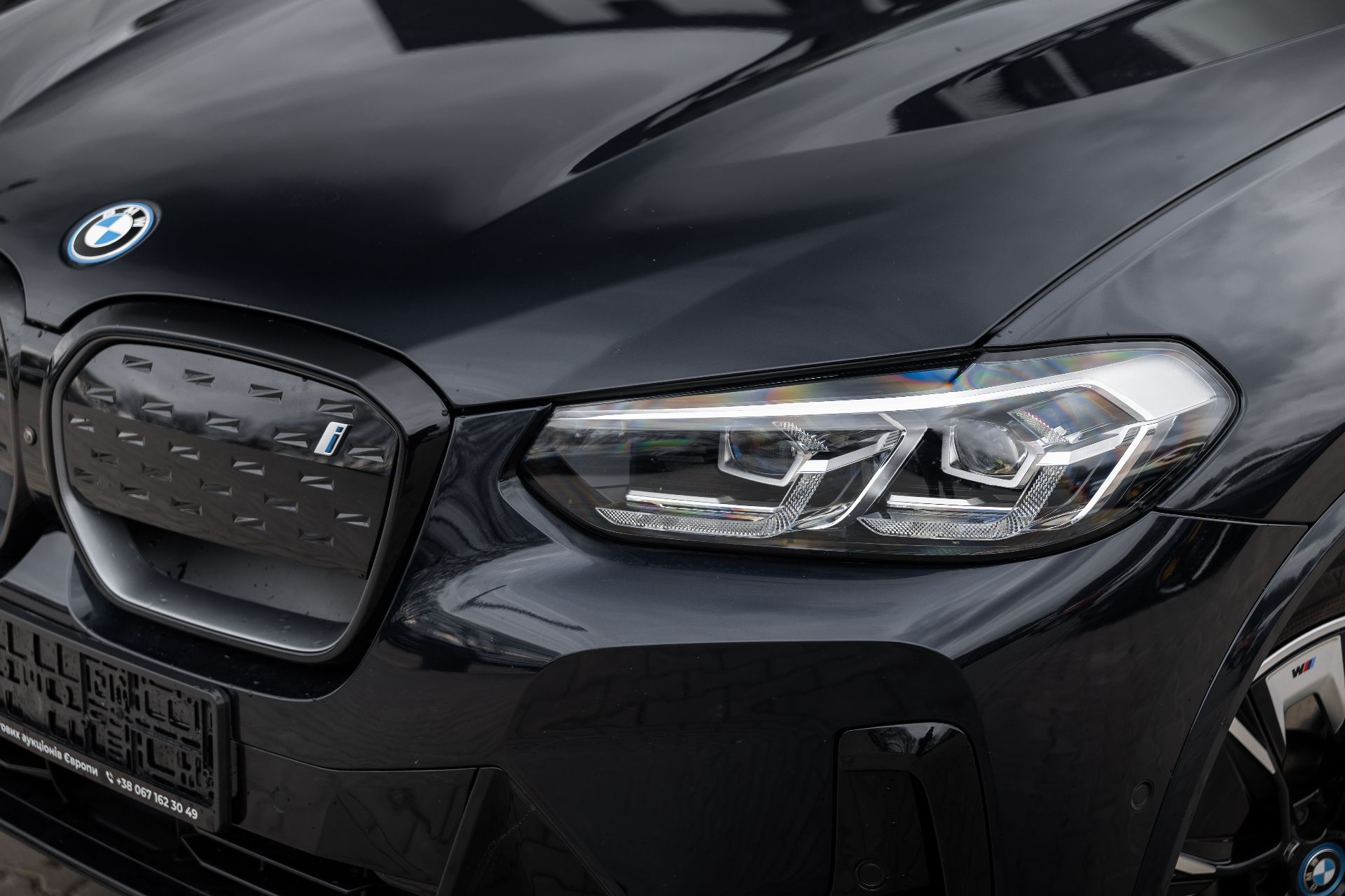 BMW IX3 M-SPORT thumbnail 2