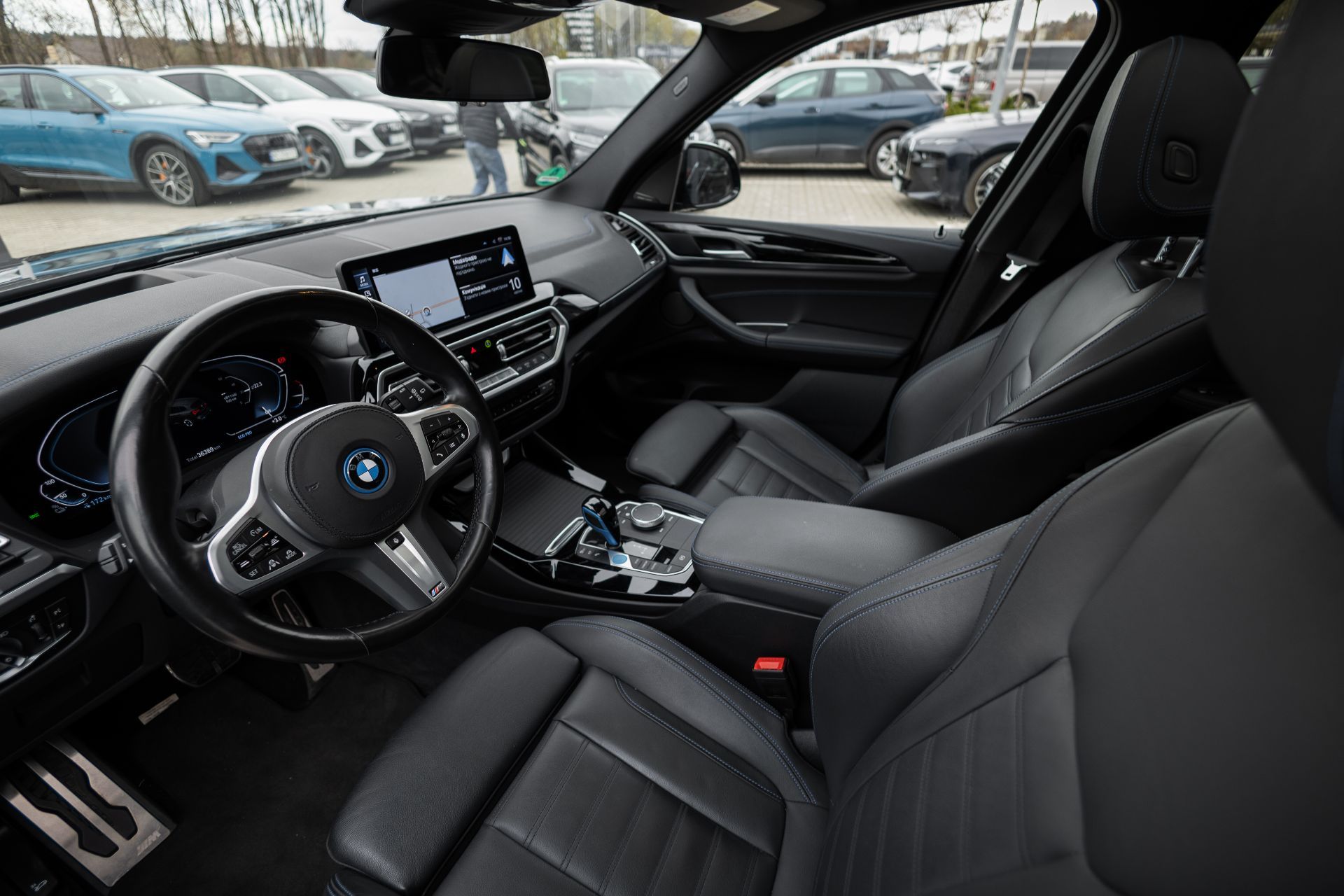 BMW IX3 M-SPORT thumbnail 5