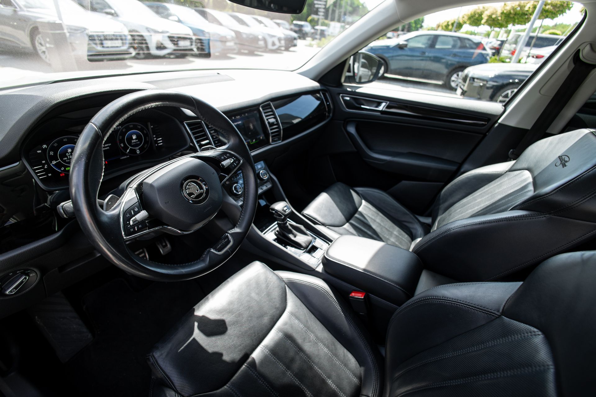 SKODA KODIAQ thumbnail 6