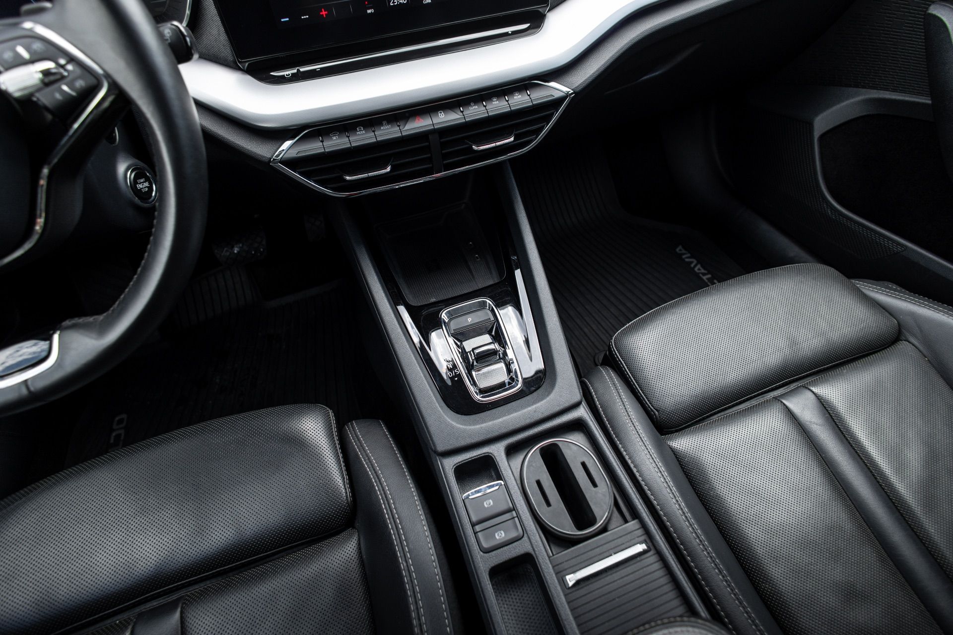 SKODA OCTAVIA thumbnail 25
