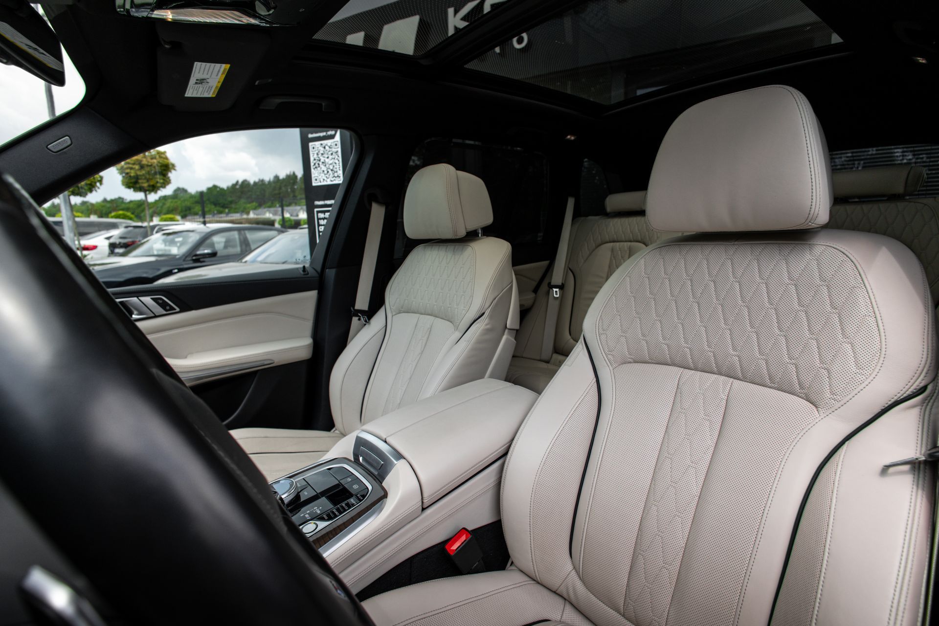 BMW X5 M50i thumbnail 7