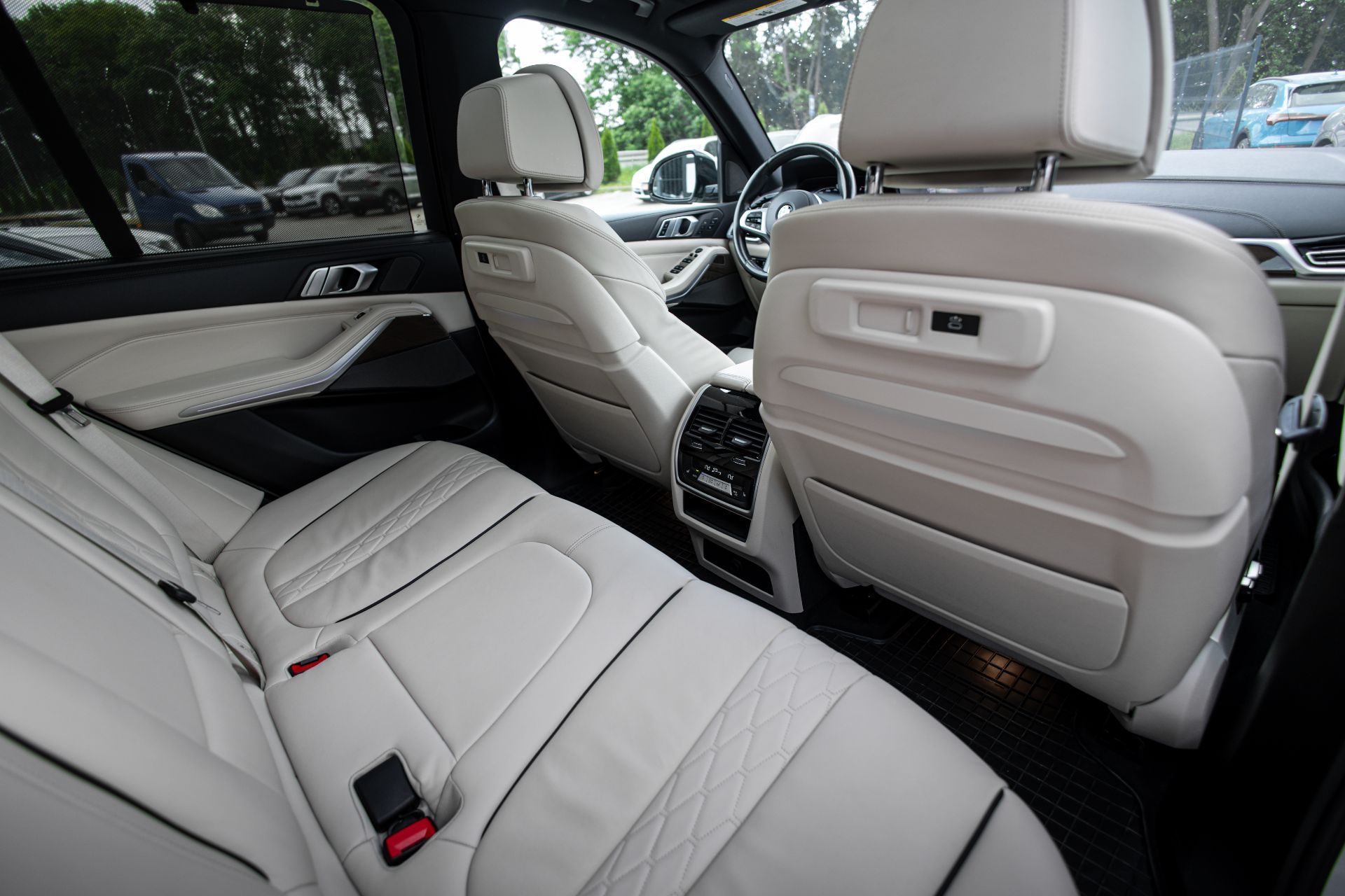 BMW X5 M50i thumbnail 16