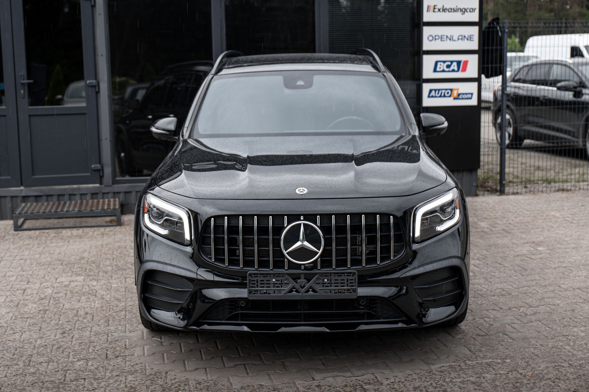 MERCEDES-BENZ GLB AMG thumbnail 2