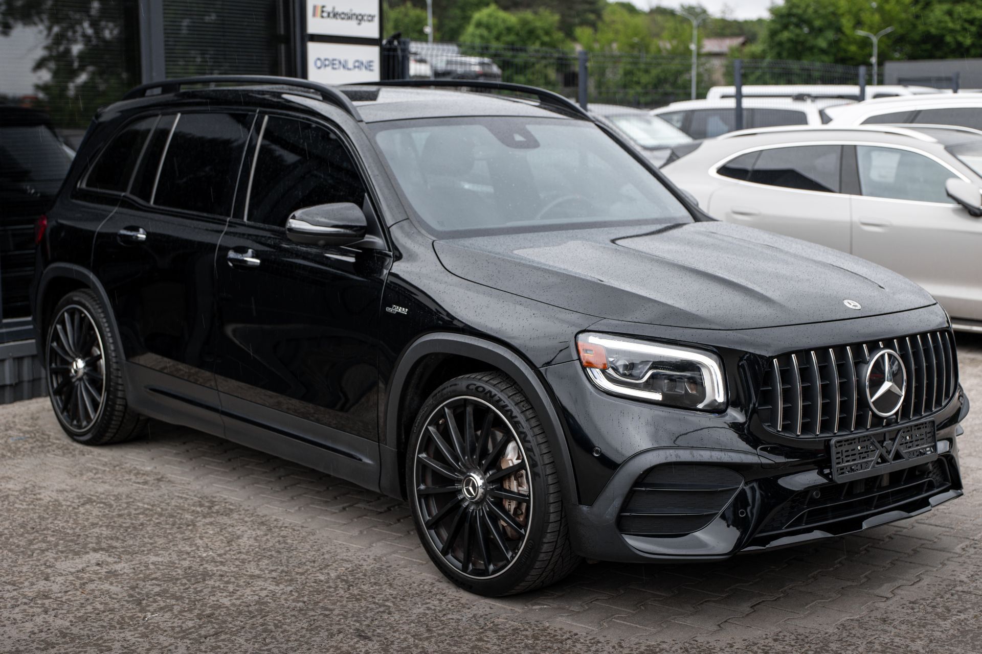 MERCEDES-BENZ GLB AMG thumbnail 3
