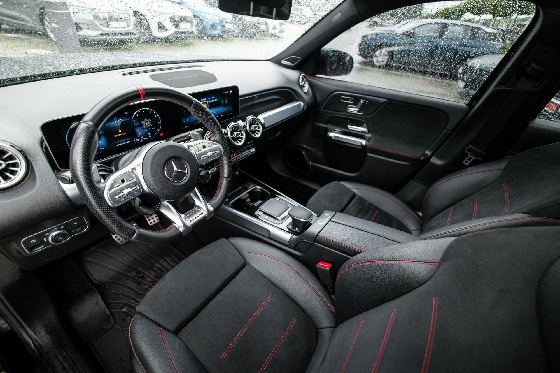 MERCEDES-BENZ GLB AMG thumbnail 5