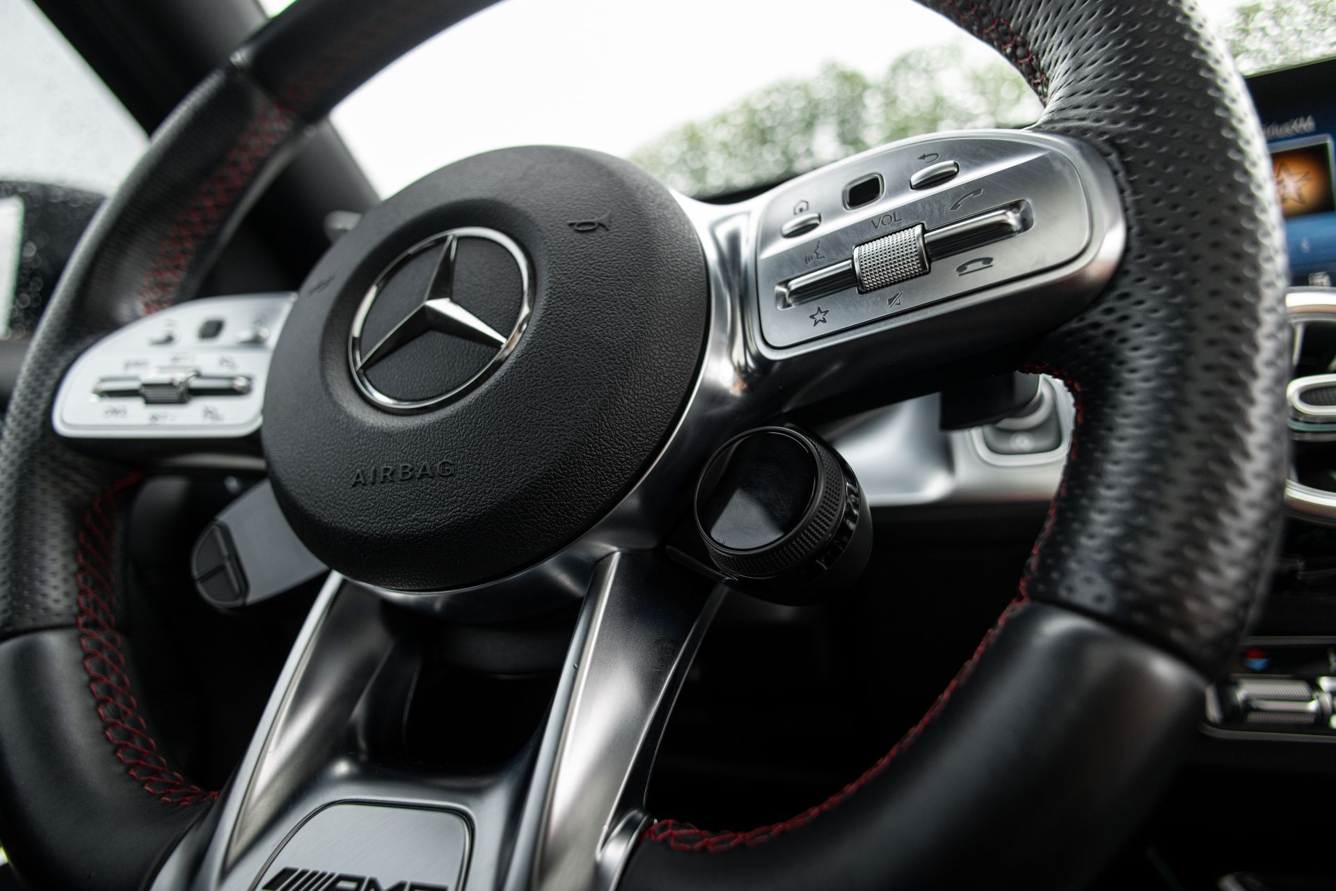 MERCEDES-BENZ GLB AMG thumbnail 10
