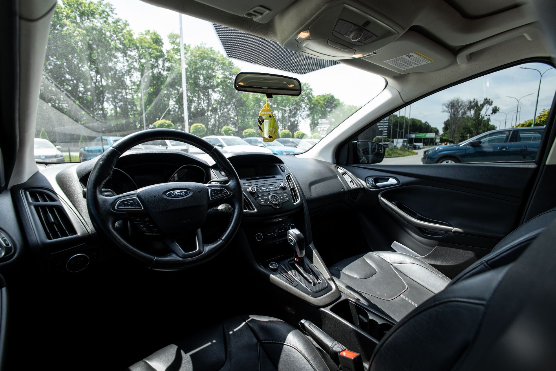 FORD FOCUS thumbnail 7