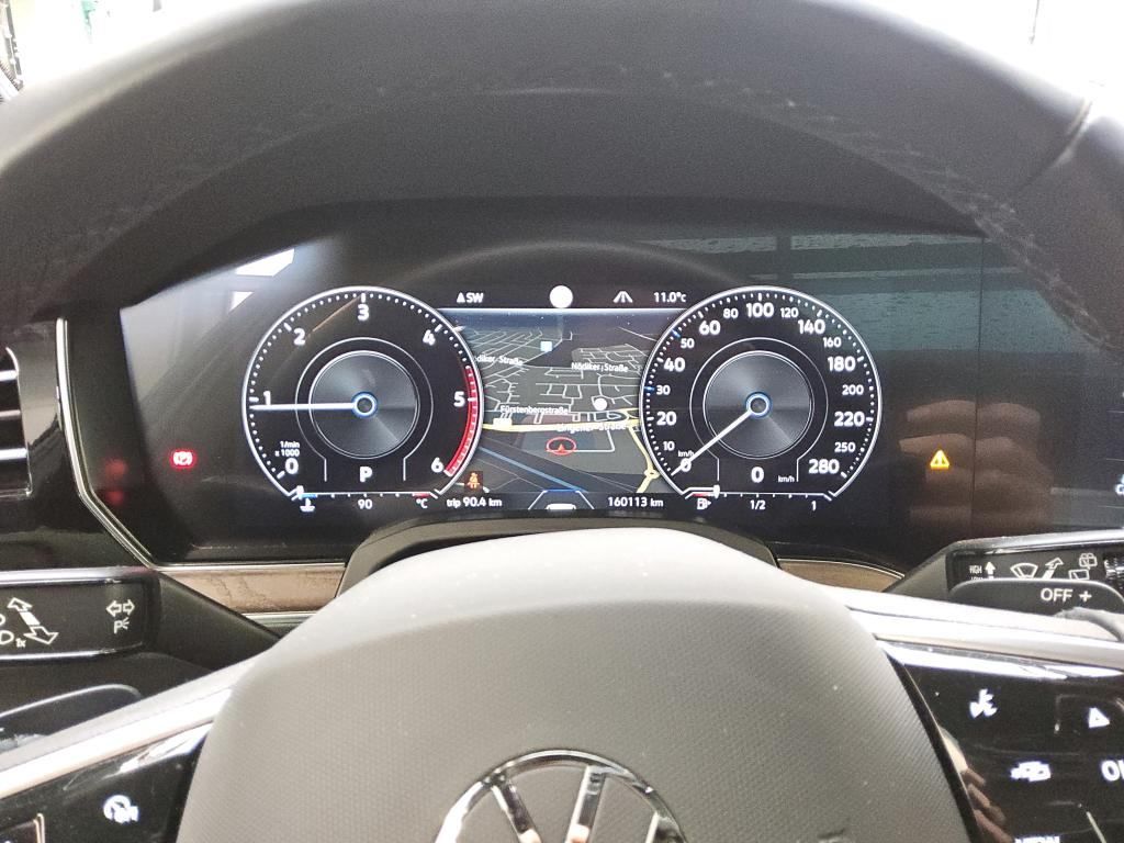 VOLKSWAGEN TOUAREG  thumbnail 3