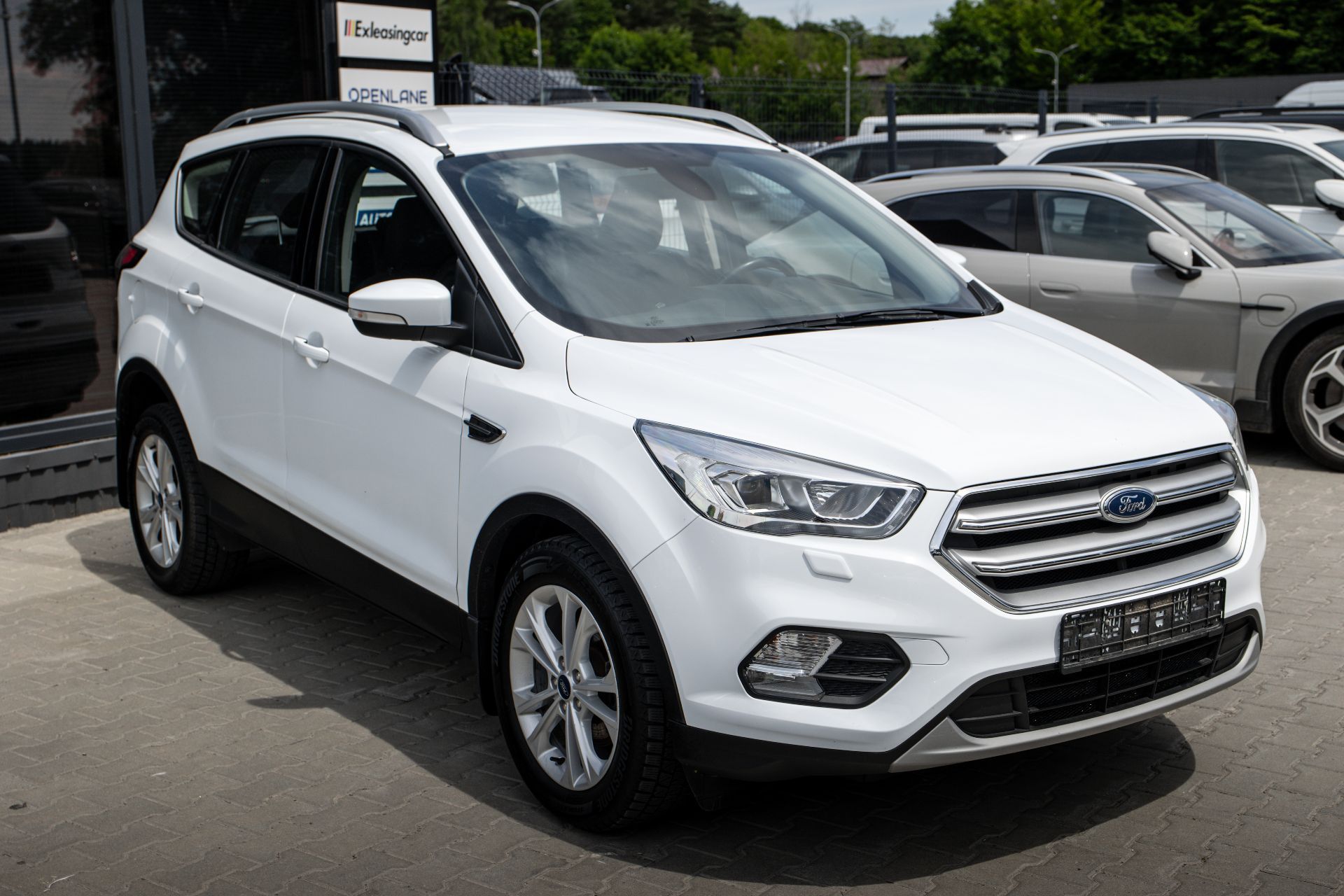 FORD KUGA thumbnail 3