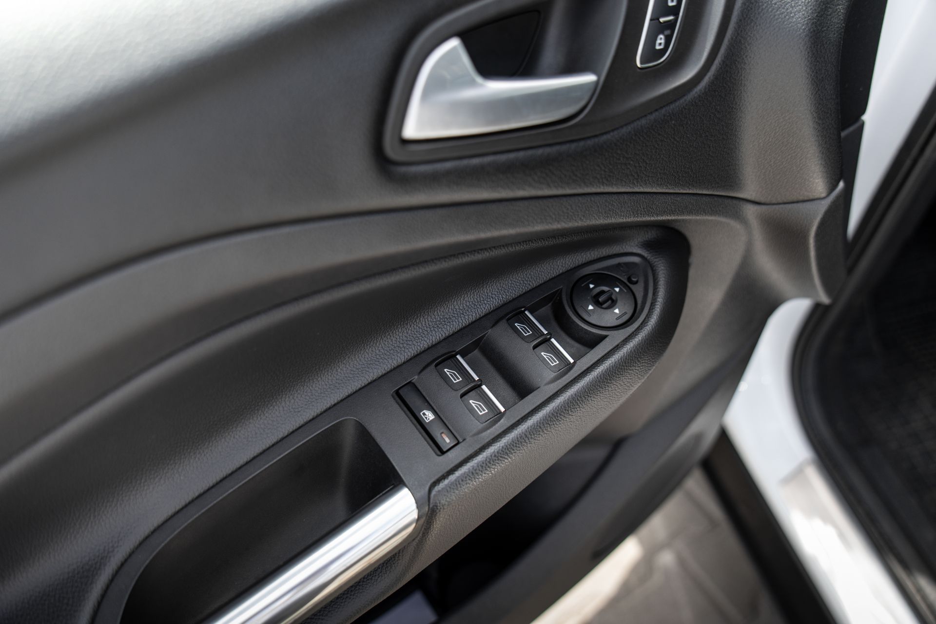 FORD KUGA thumbnail 14
