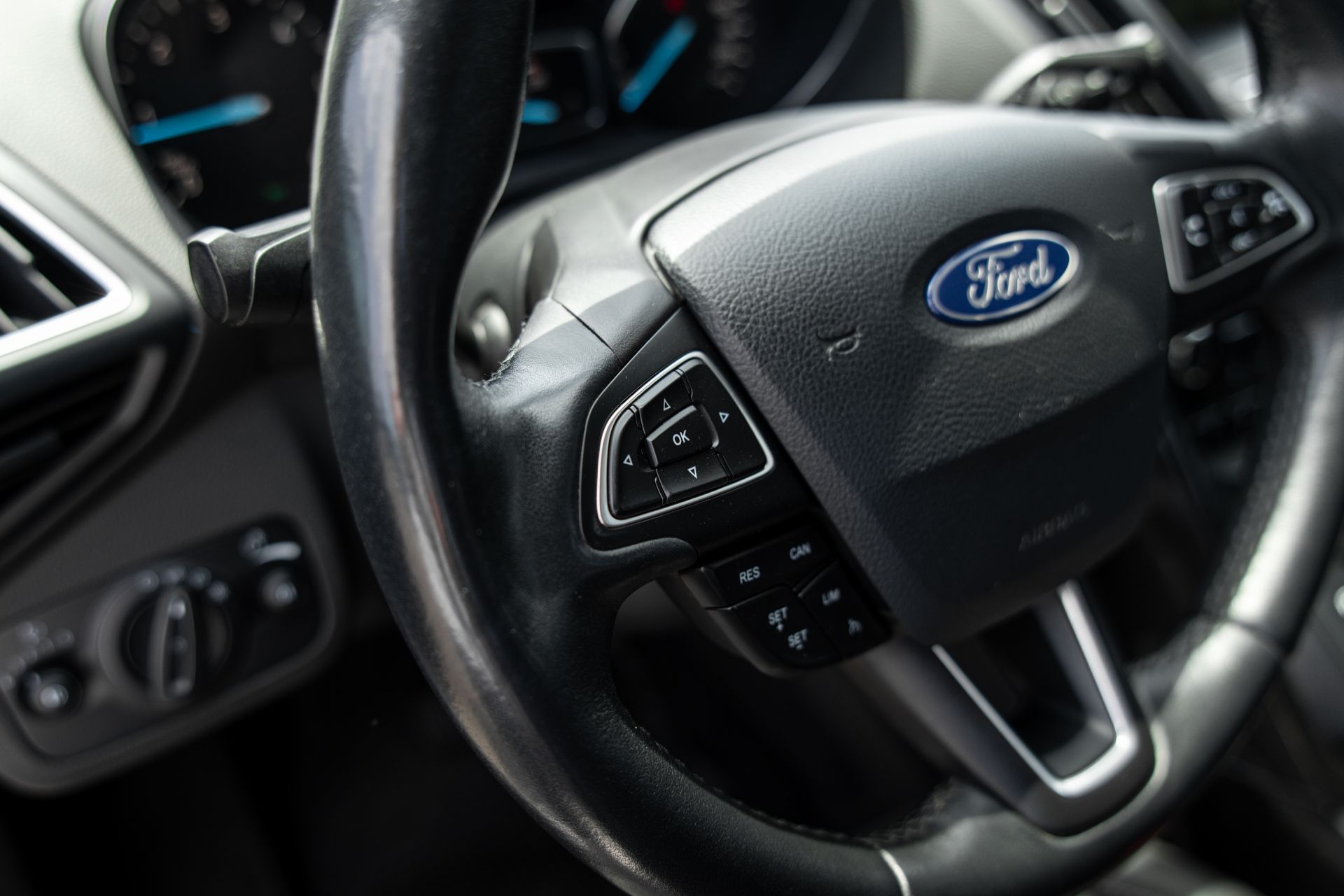 FORD KUGA thumbnail 13