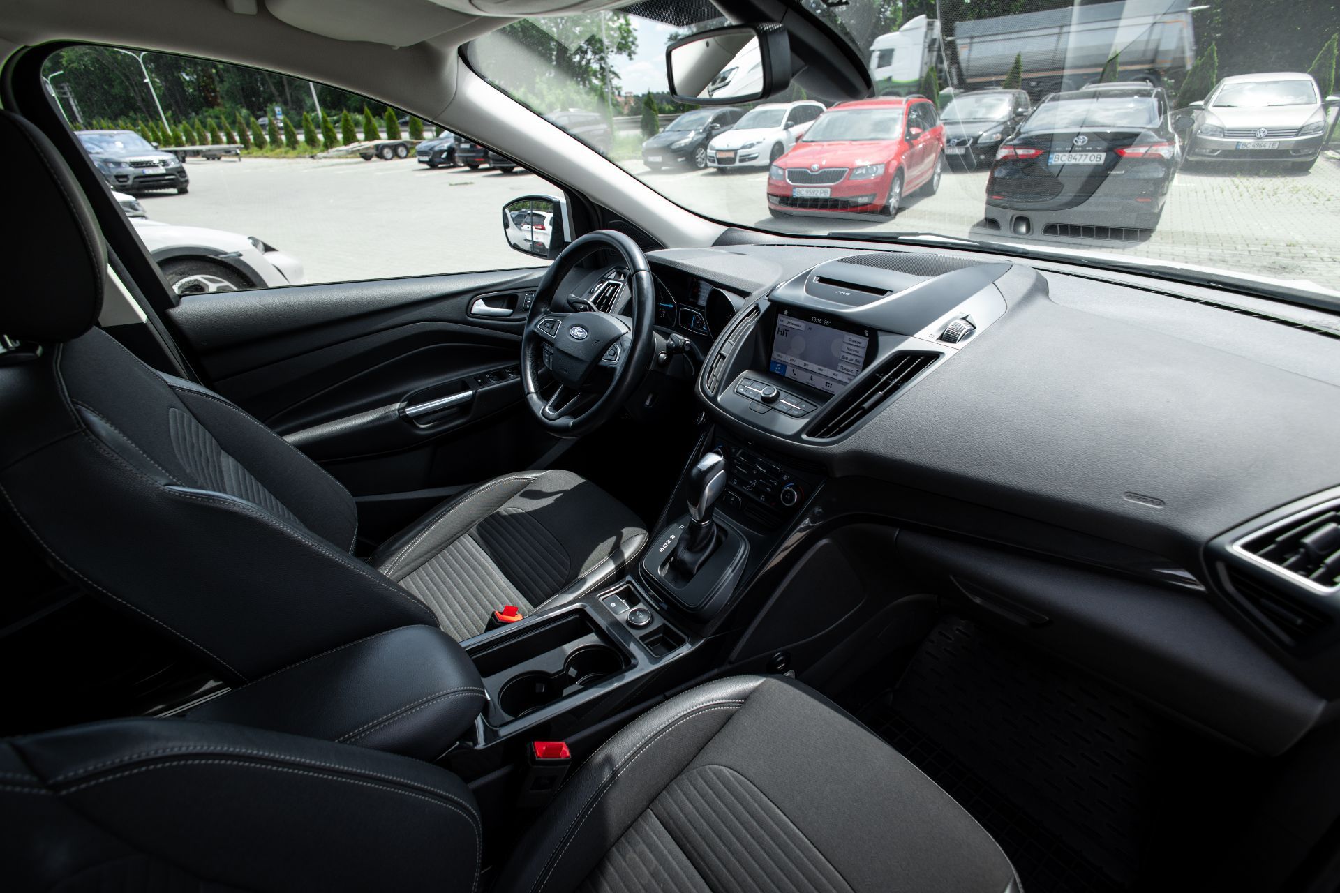 FORD KUGA thumbnail 10
