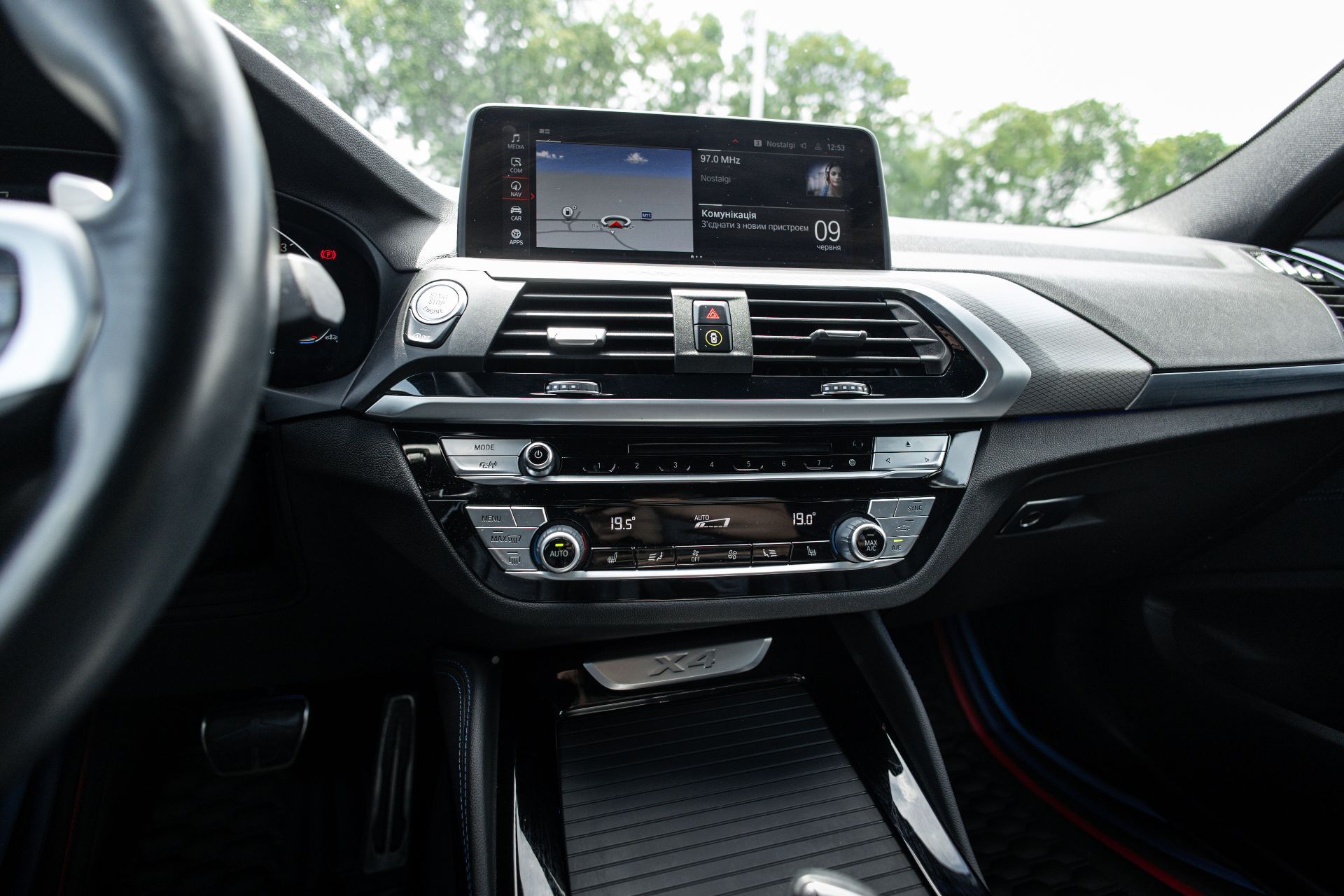 BMW X4 XDrive thumbnail 13