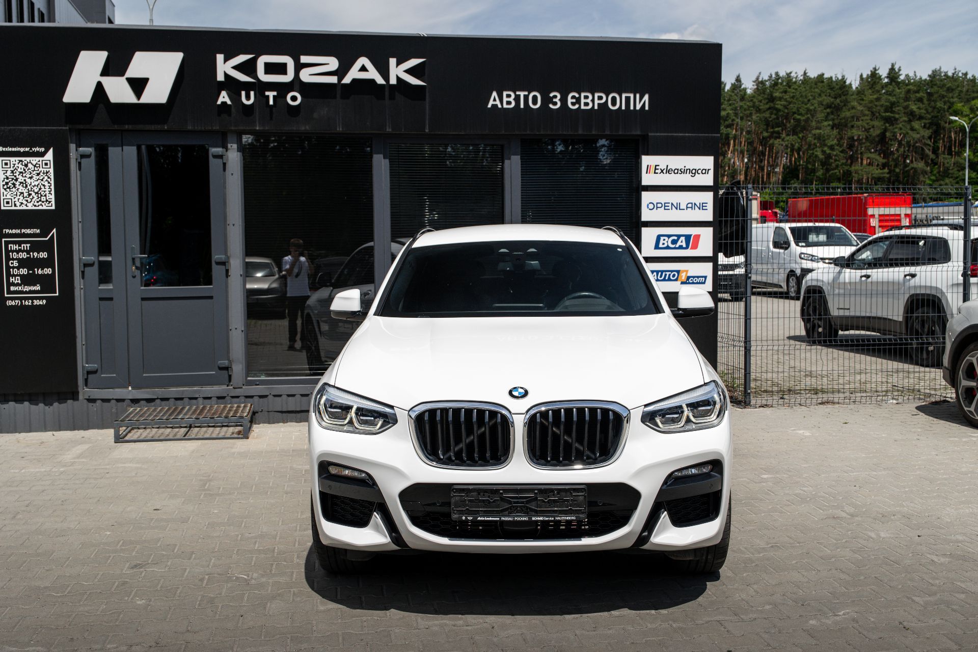 BMW X4 XDrive thumbnail 2