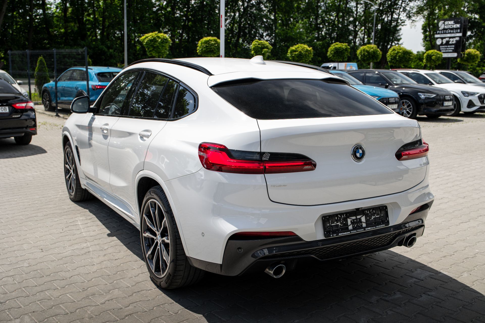 BMW X4 XDrive thumbnail 4