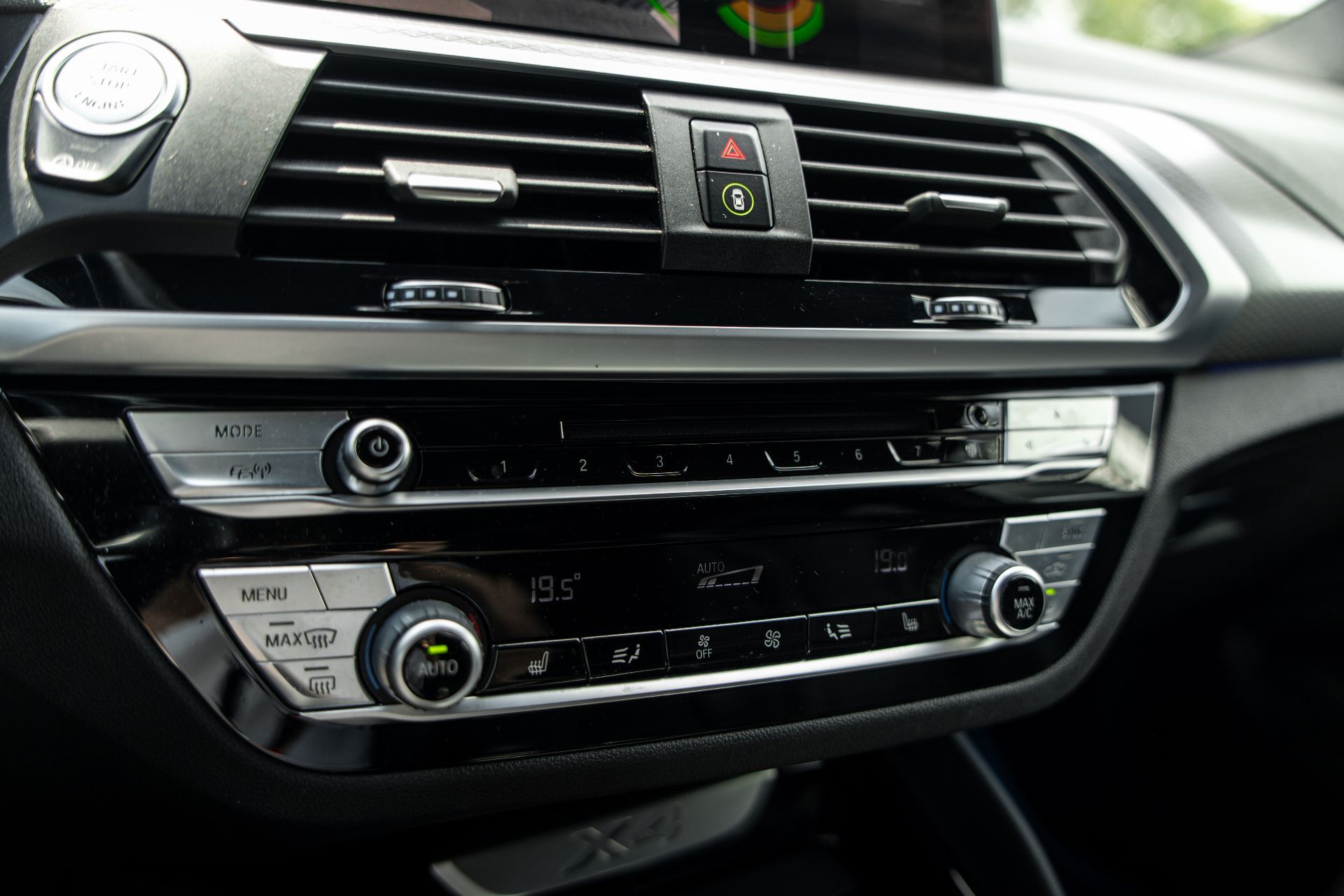 BMW X4 XDrive thumbnail 11
