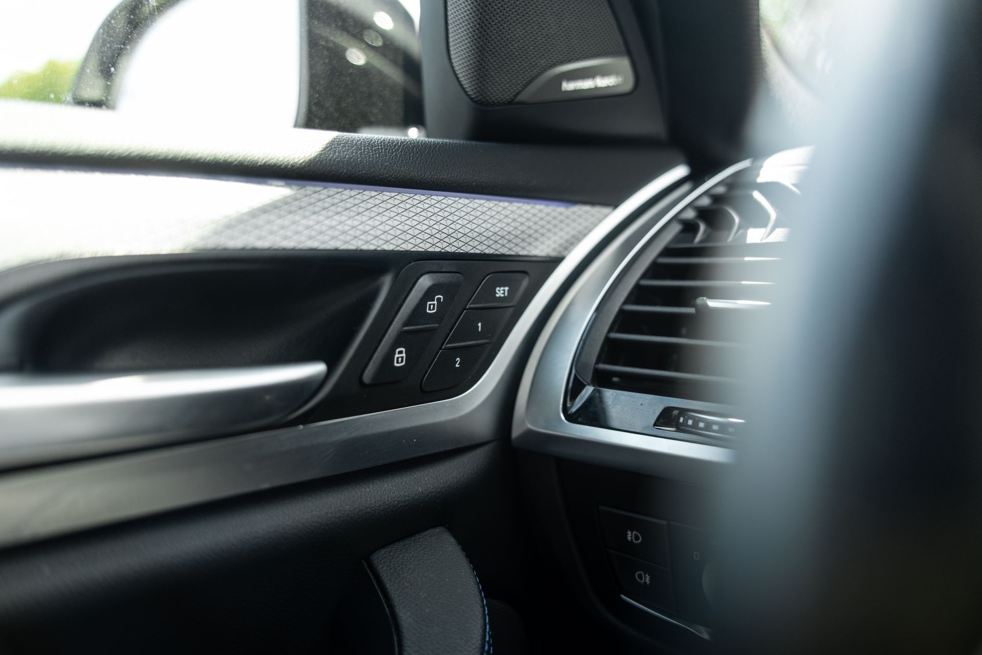 BMW X4 XDrive thumbnail 10
