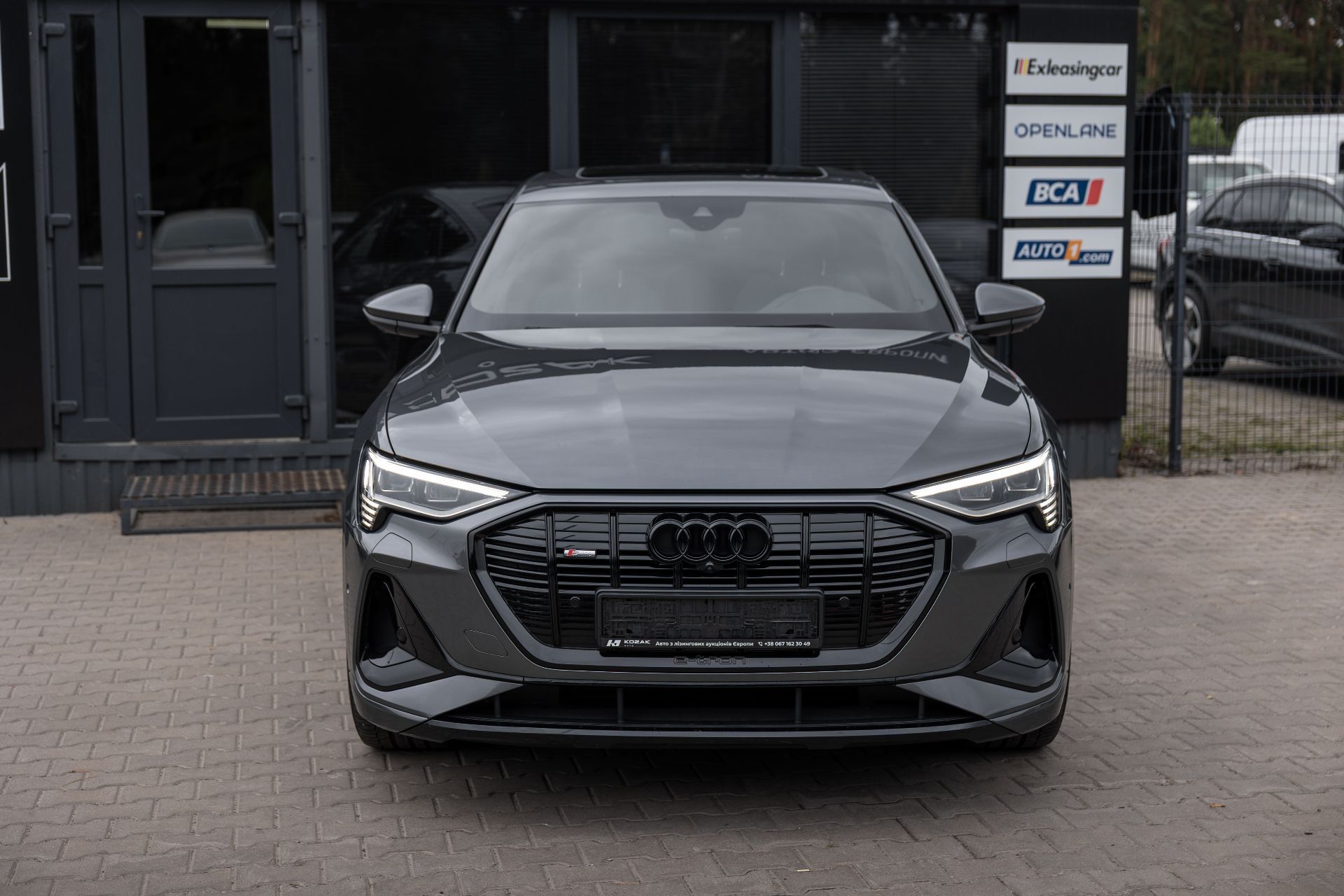 AUDI E-TRON SPORTBACK thumbnail 2