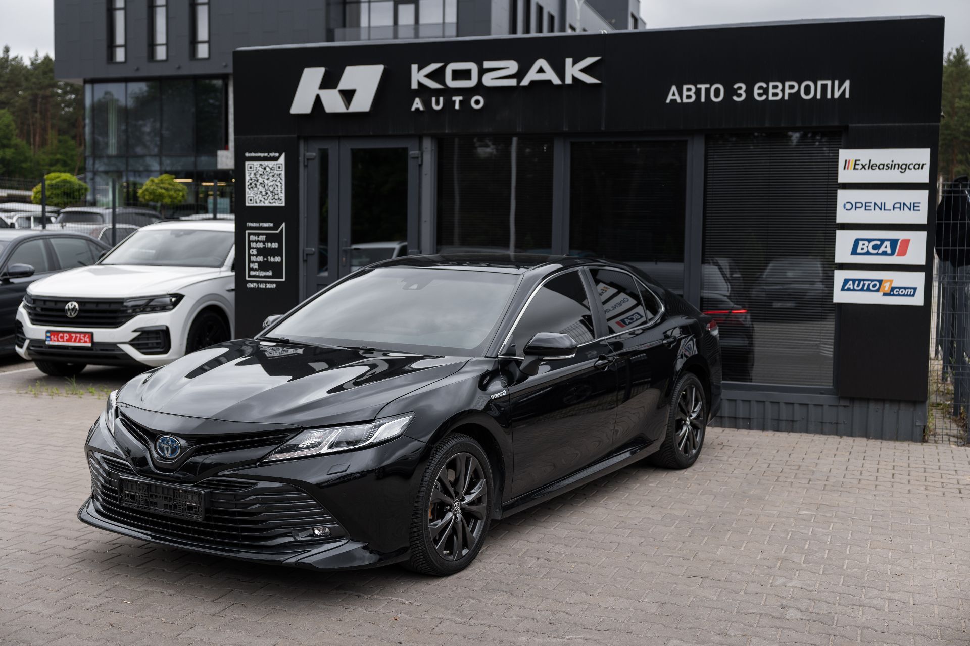 TOYOTA CAMRY HYBRID