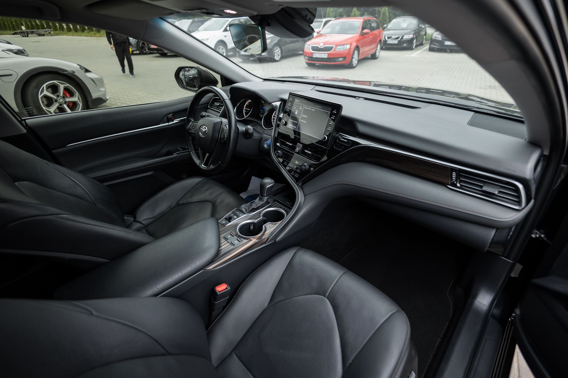 TOYOTA CAMRY HYBRID thumbnail 7